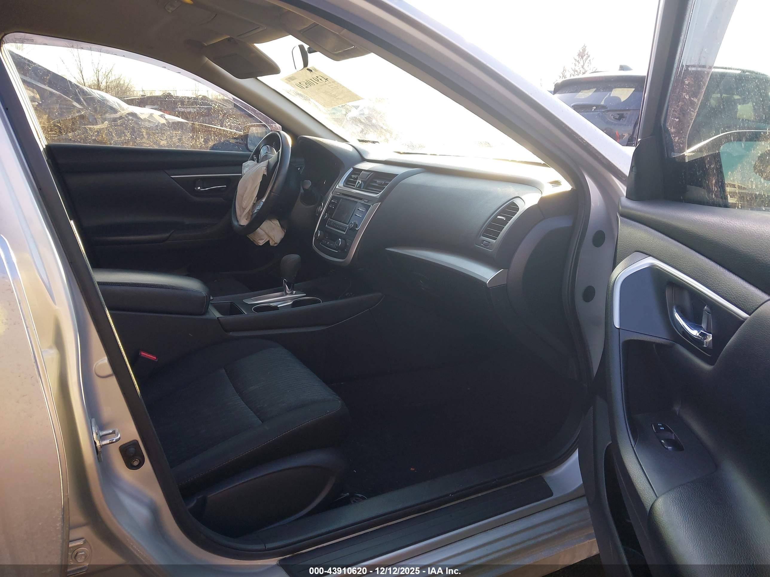 NISSAN ALTIMA image 5