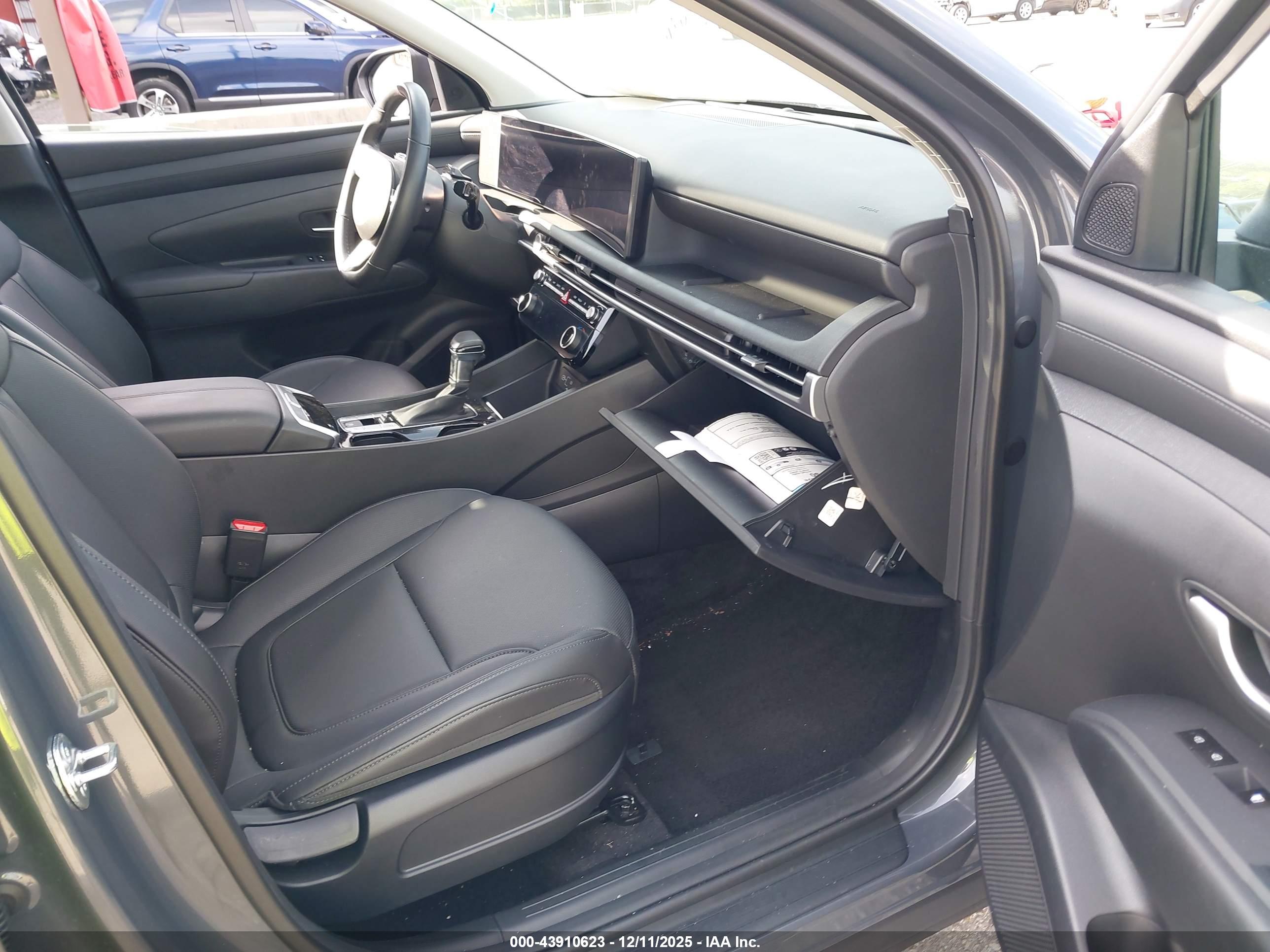 HYUNDAI TUCSON image 5