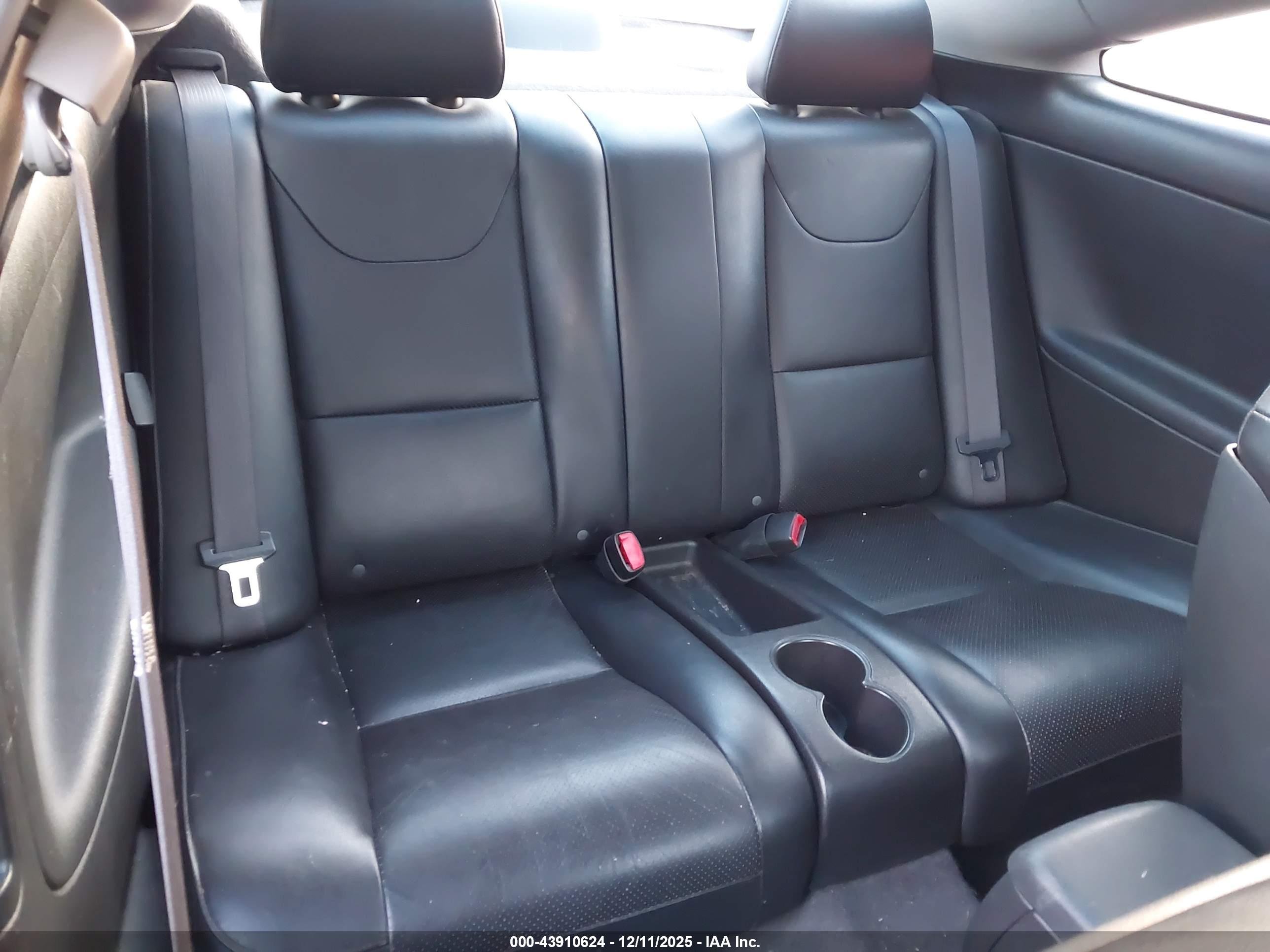 PONTIAC G6 image 8