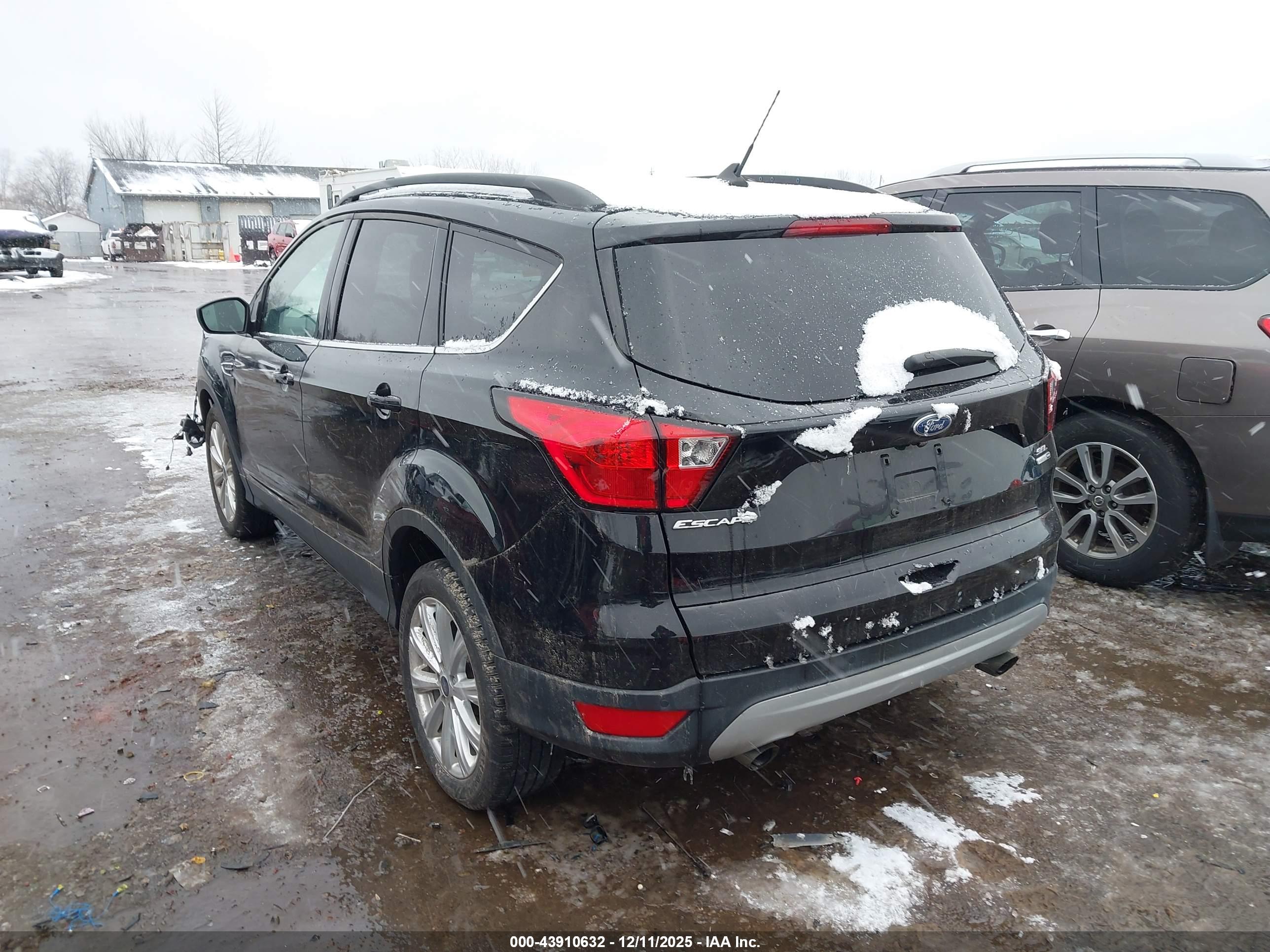 FORD ESCAPE image 3