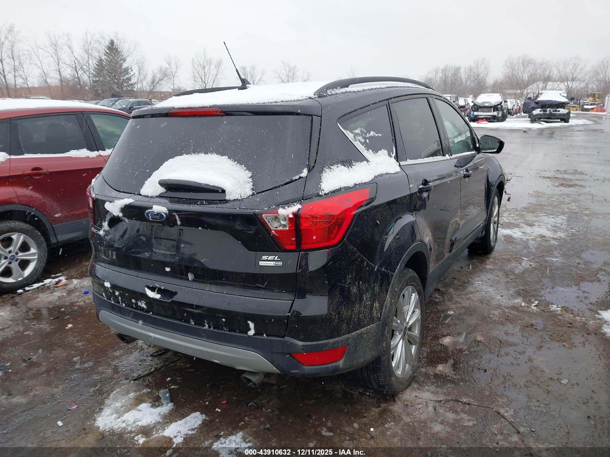 FORD ESCAPE image 4