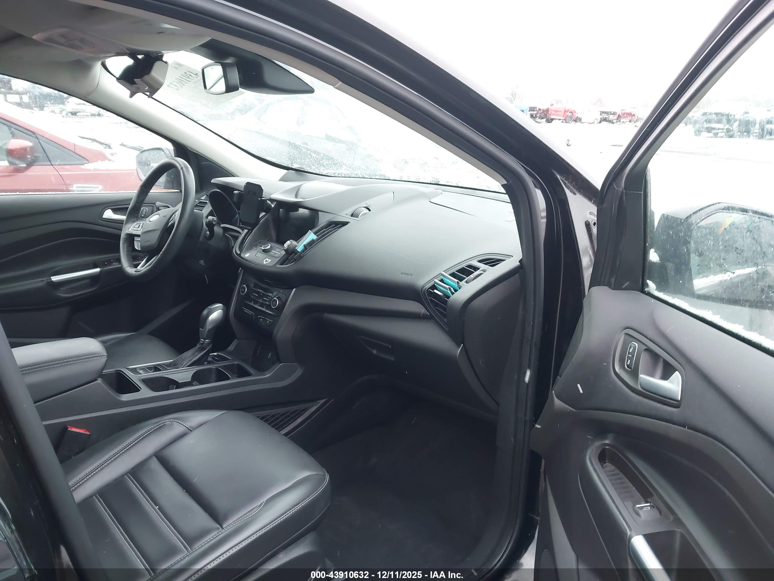 FORD ESCAPE image 5
