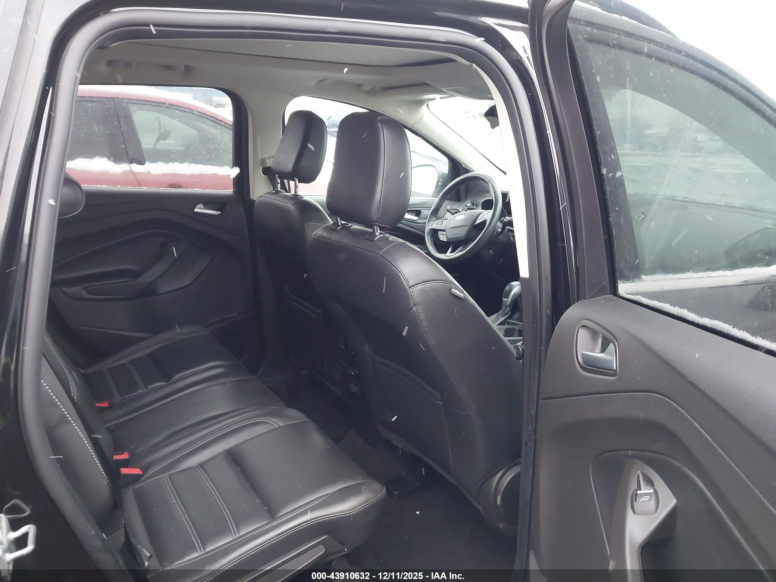 FORD ESCAPE image 8