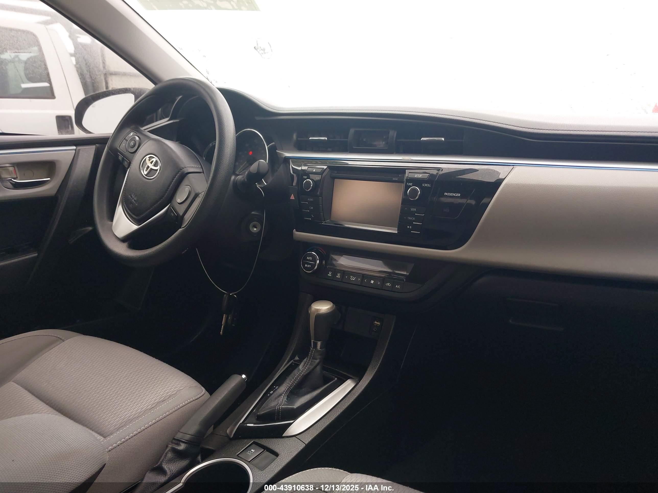 TOYOTA COROLLA image 5