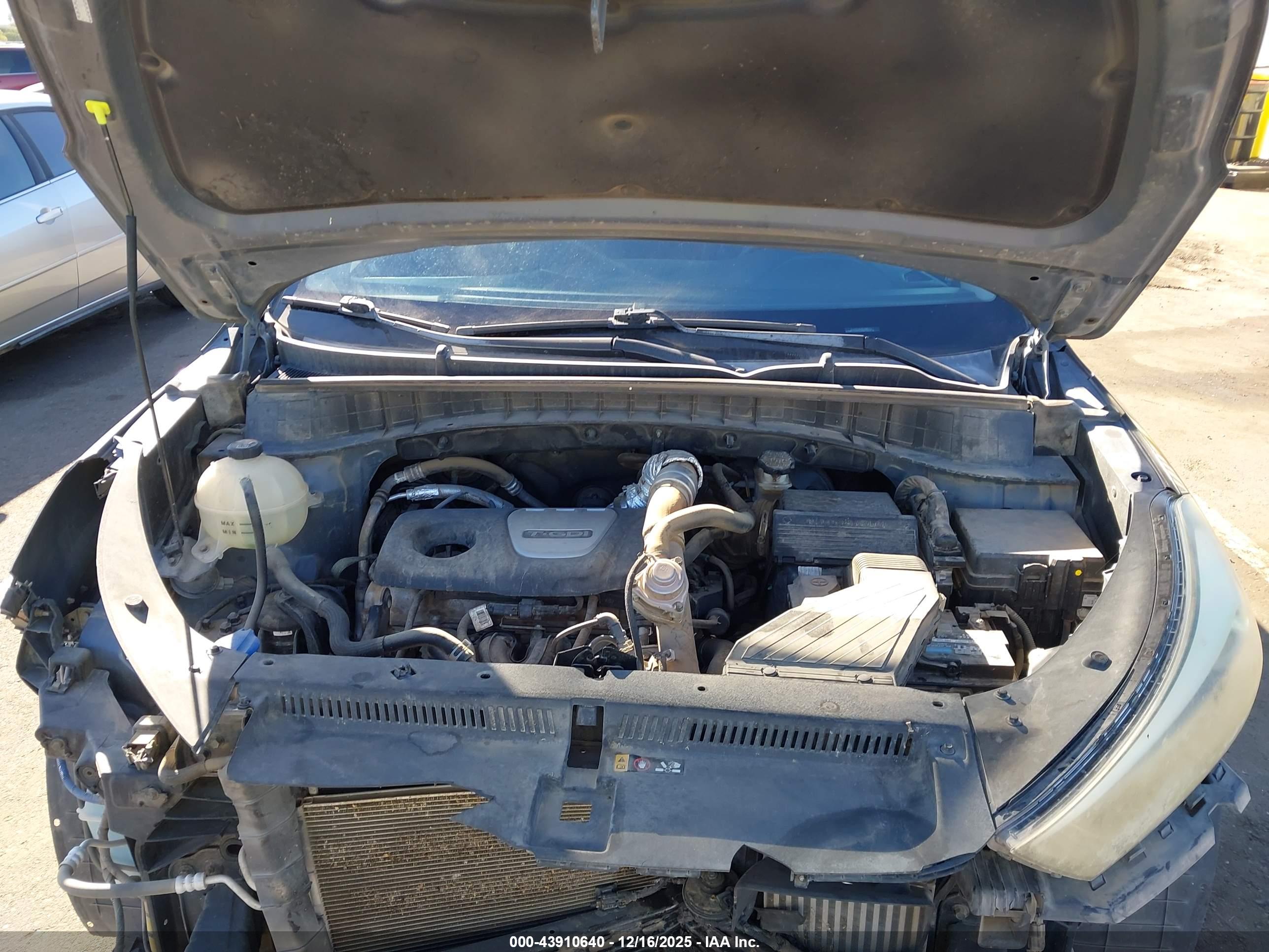 HYUNDAI TUCSON image 10
