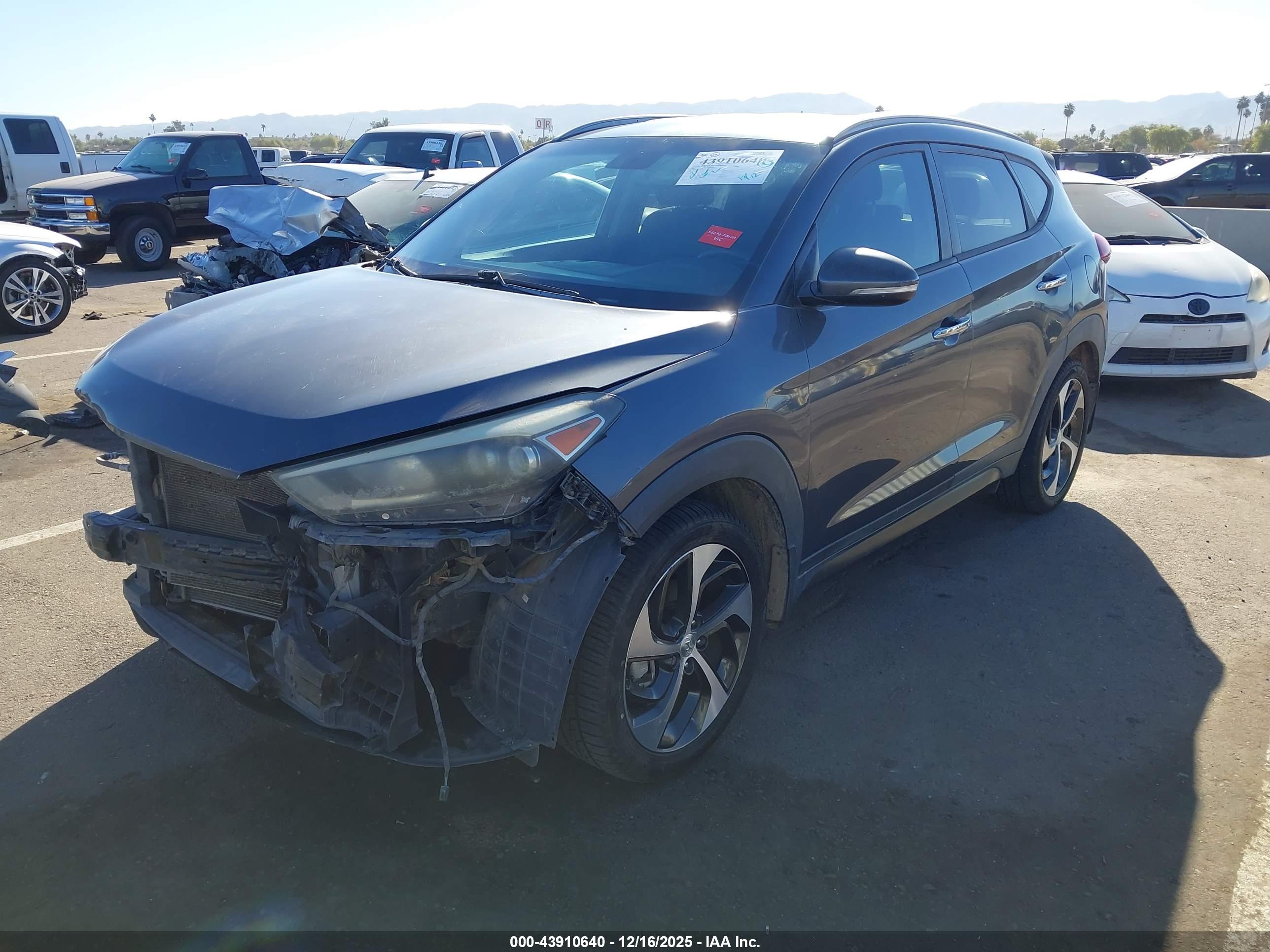 HYUNDAI TUCSON image 2