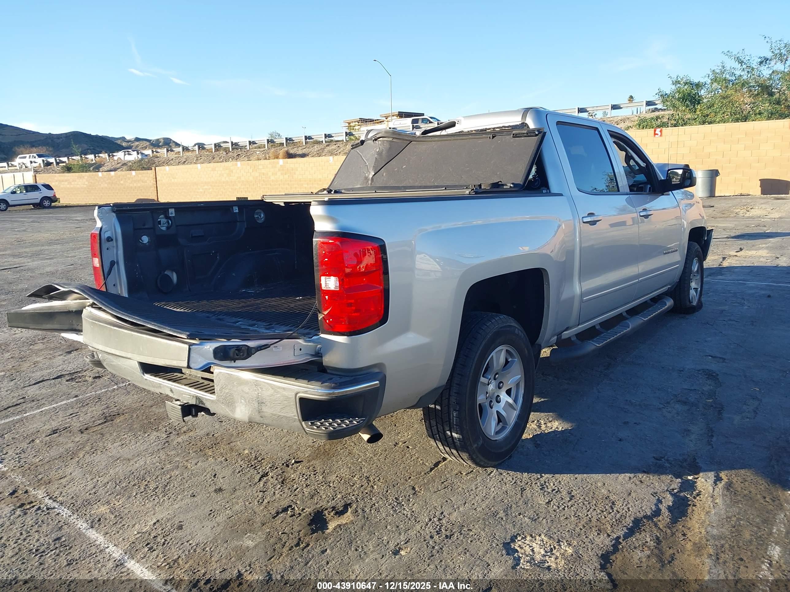 CHEVROLET SILVERADO image 4