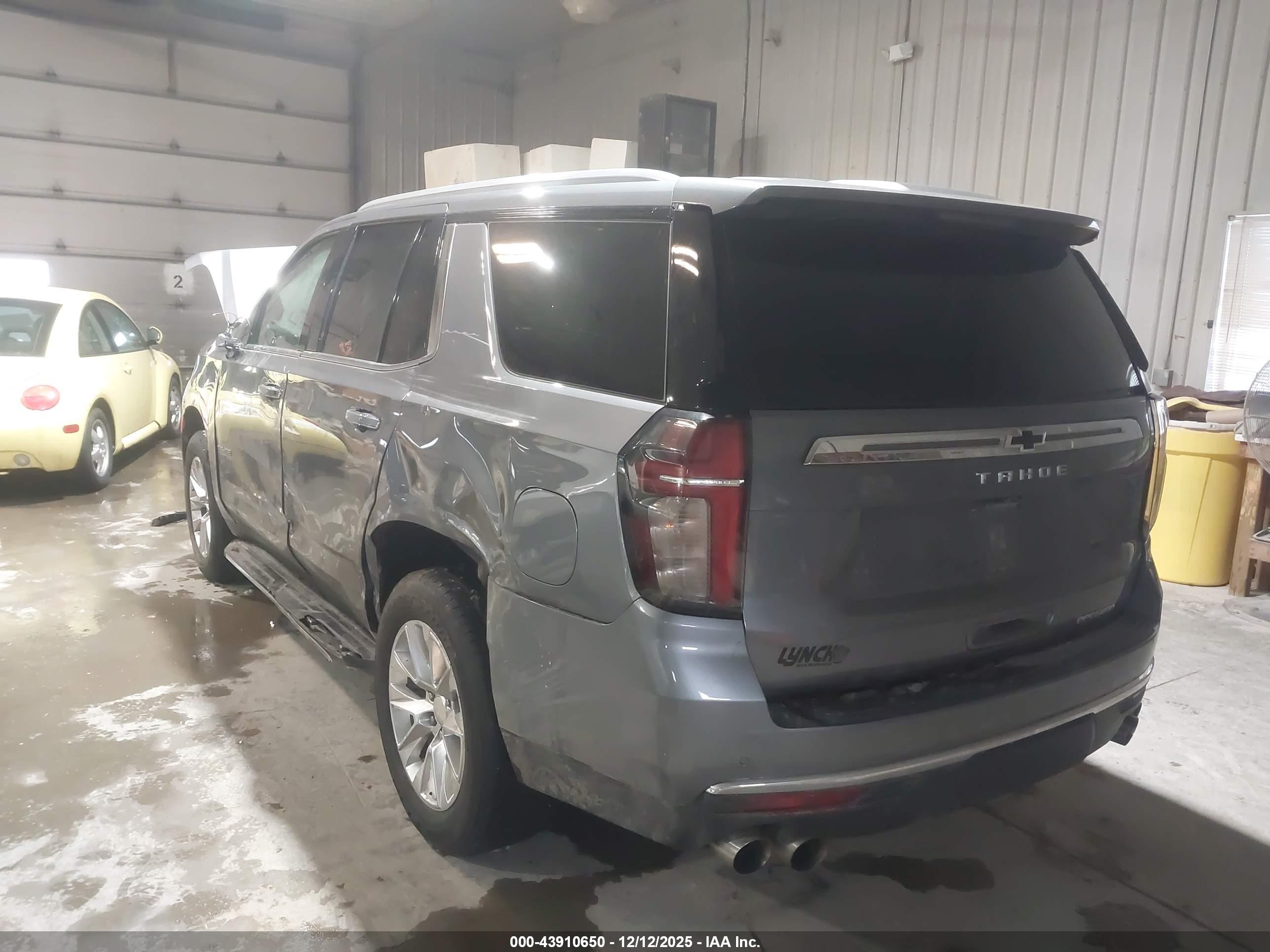 CHEVROLET TAHOE image 3
