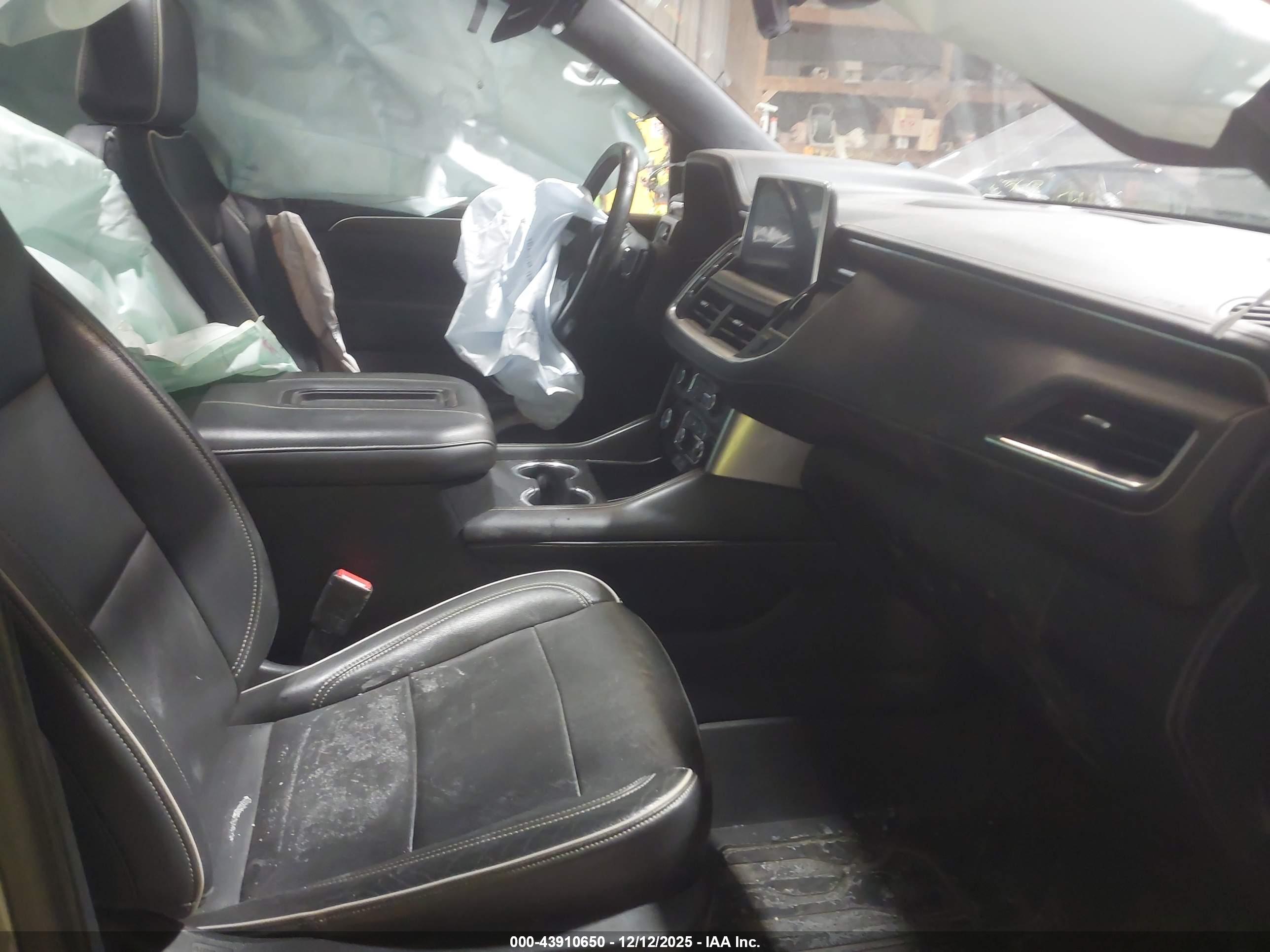 CHEVROLET TAHOE image 5