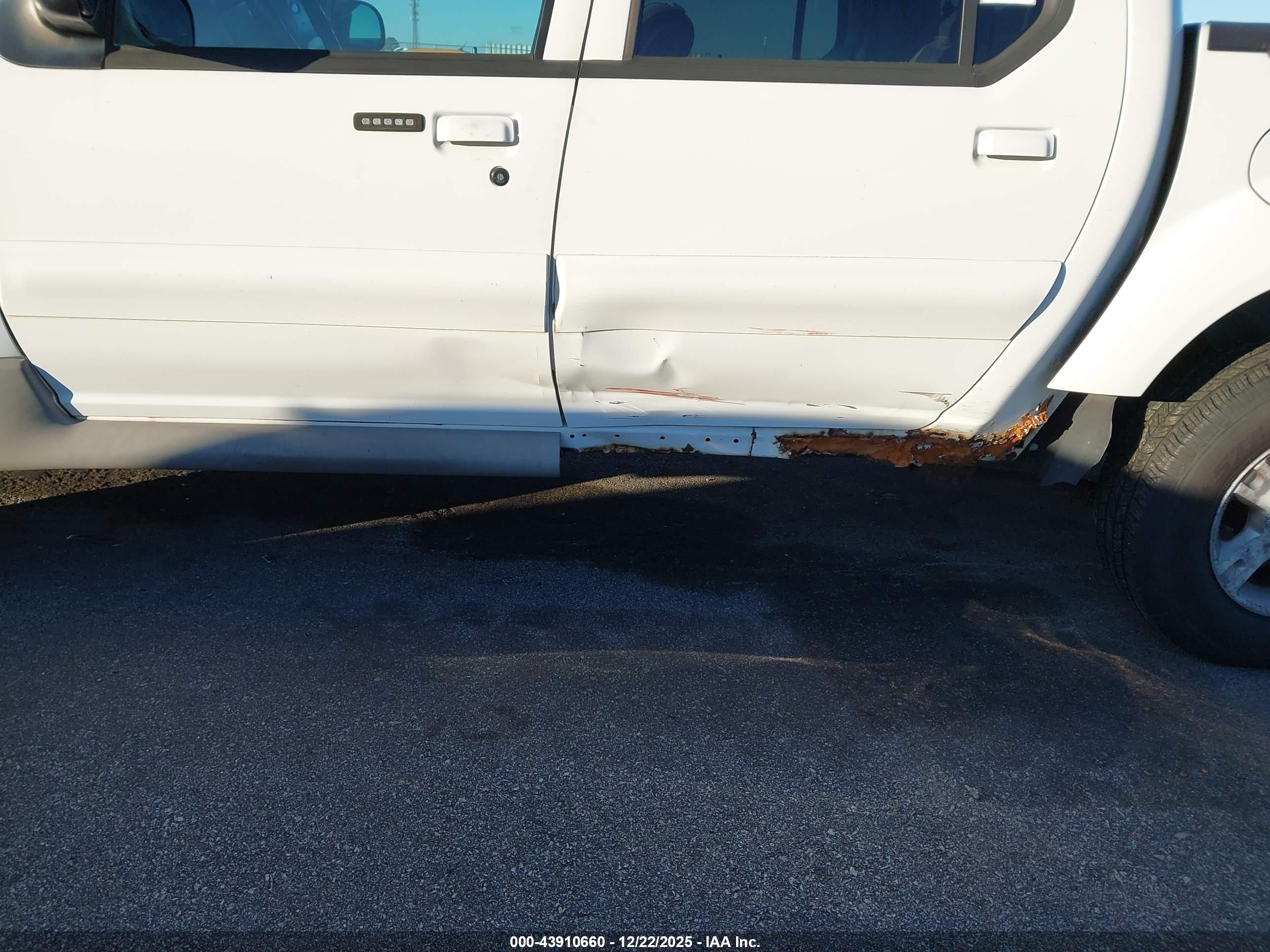 FORD EXPLORER image 6
