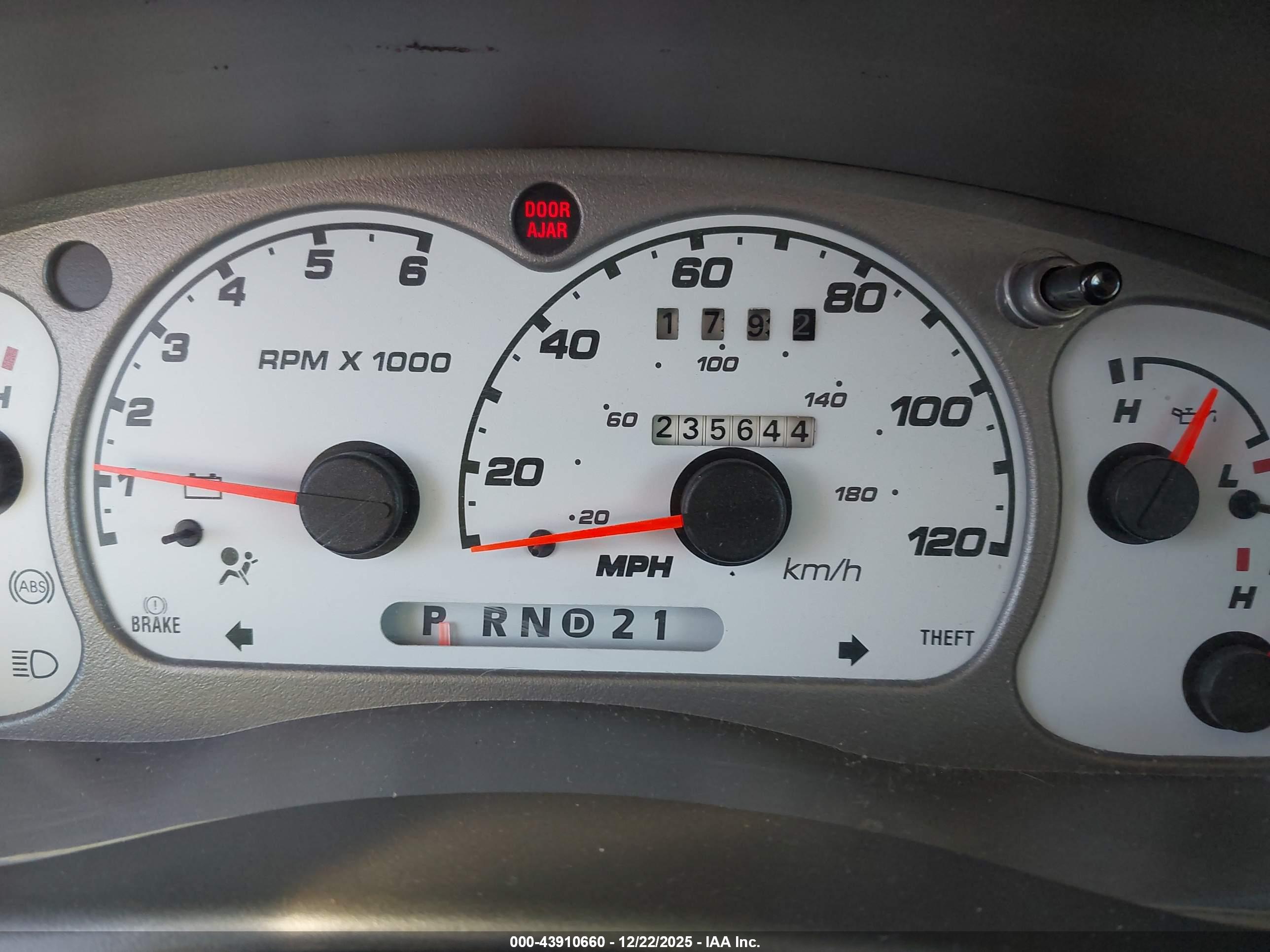 FORD EXPLORER image 7