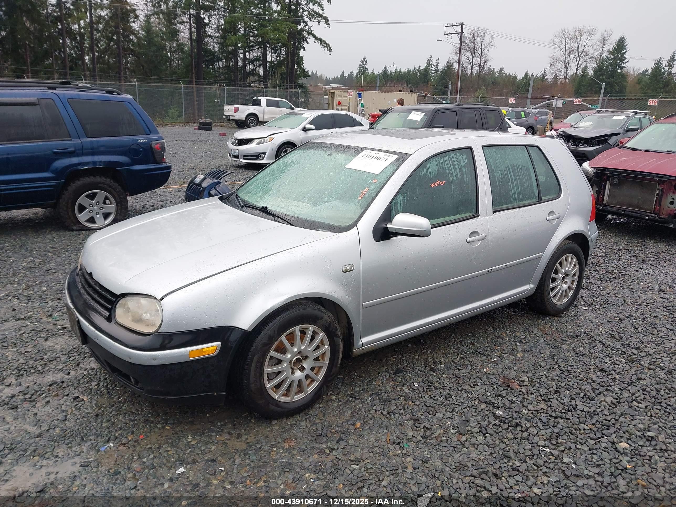 VOLKSWAGEN GOLF image 2