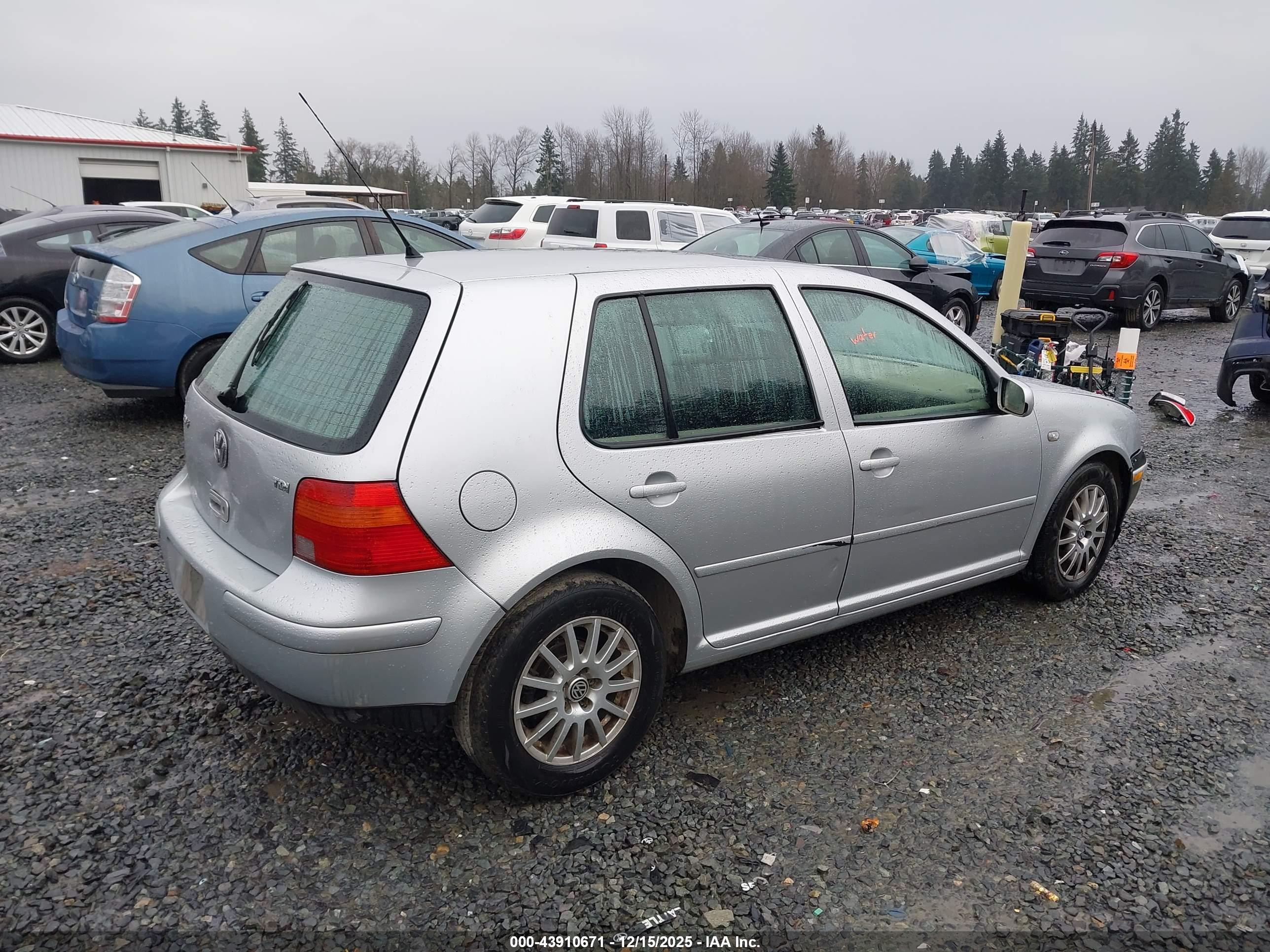 VOLKSWAGEN GOLF image 4