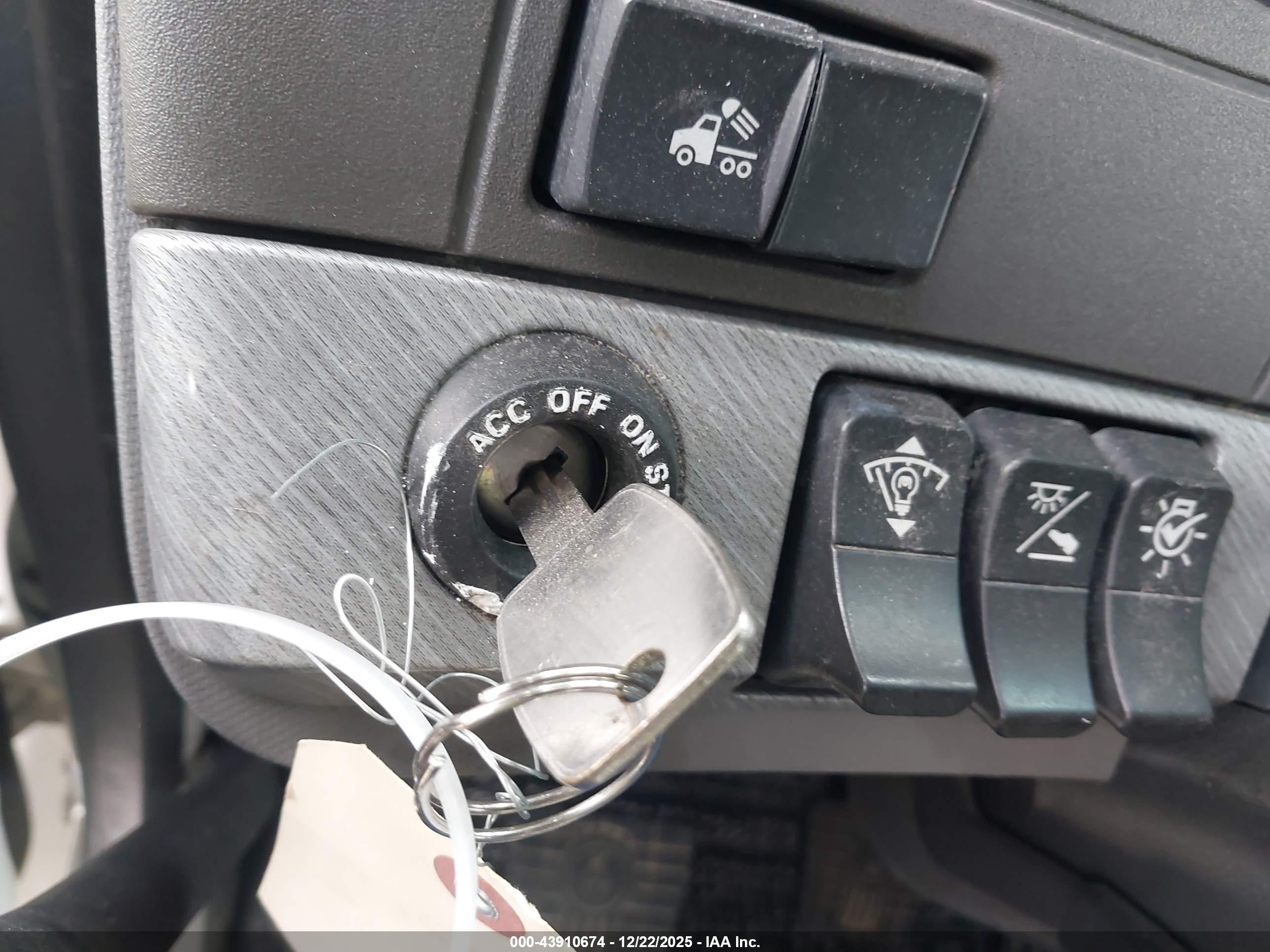 KENWORTH T680 image 11