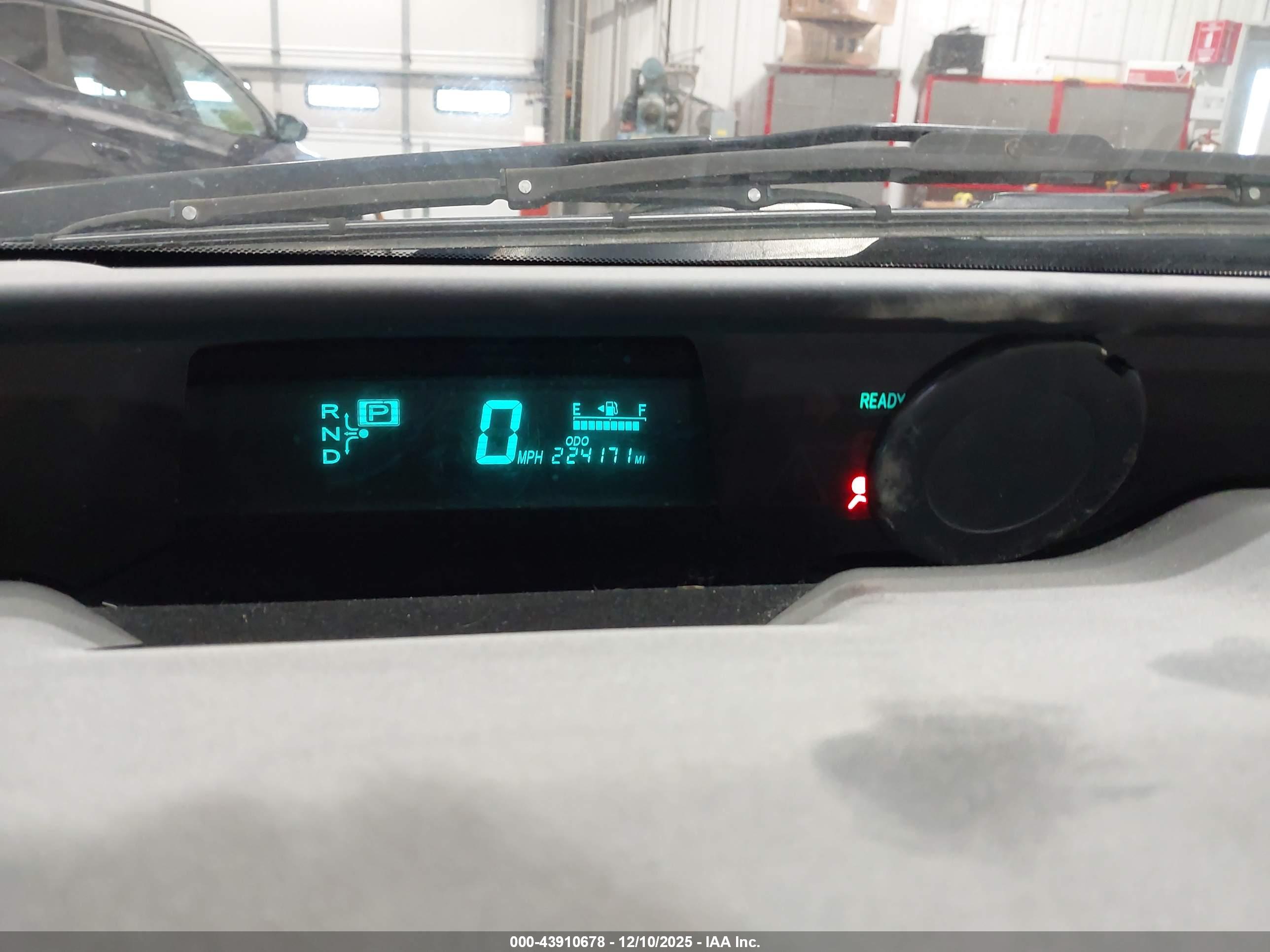 TOYOTA PRIUS image 7