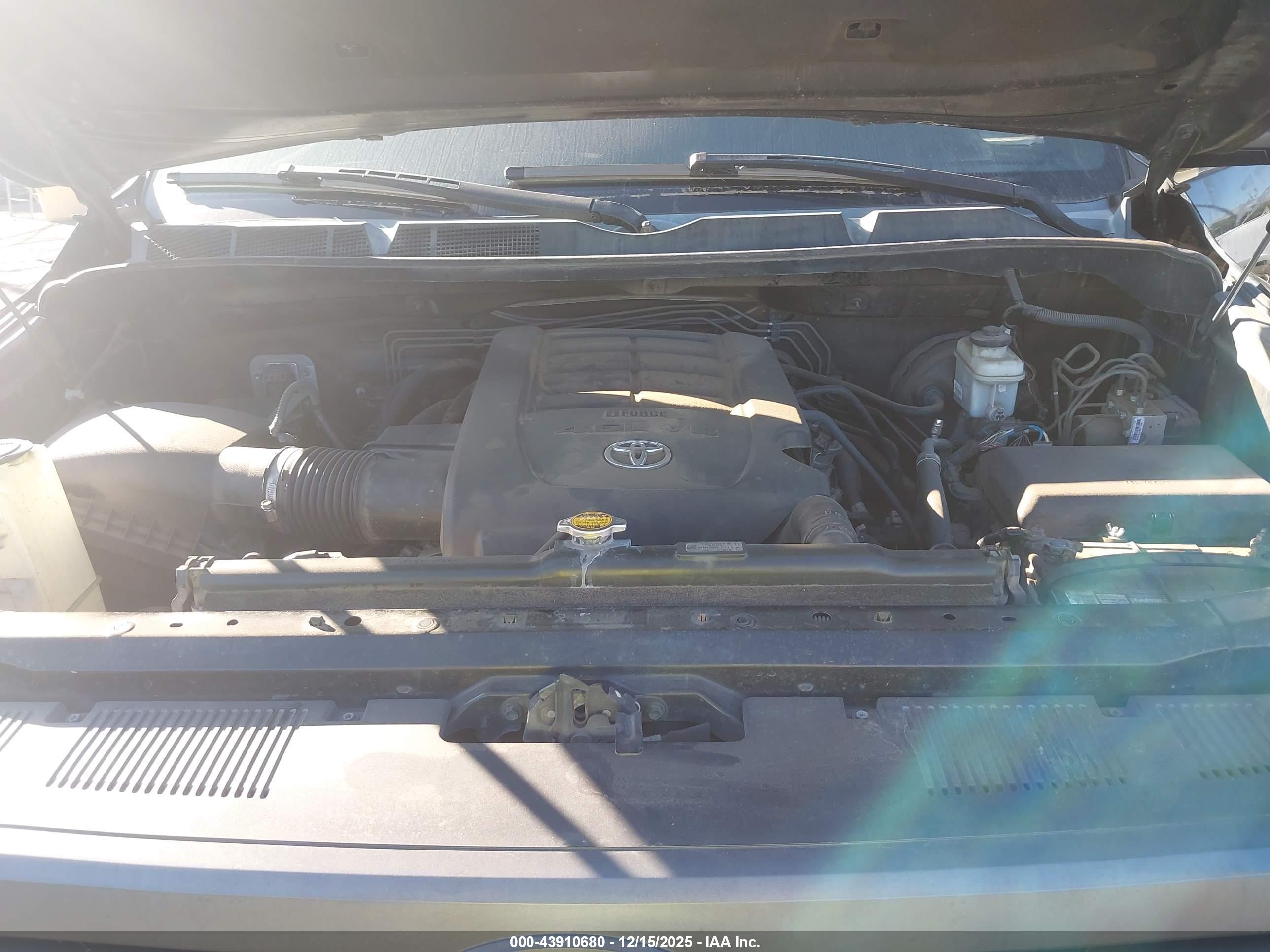 TOYOTA TUNDRA image 10