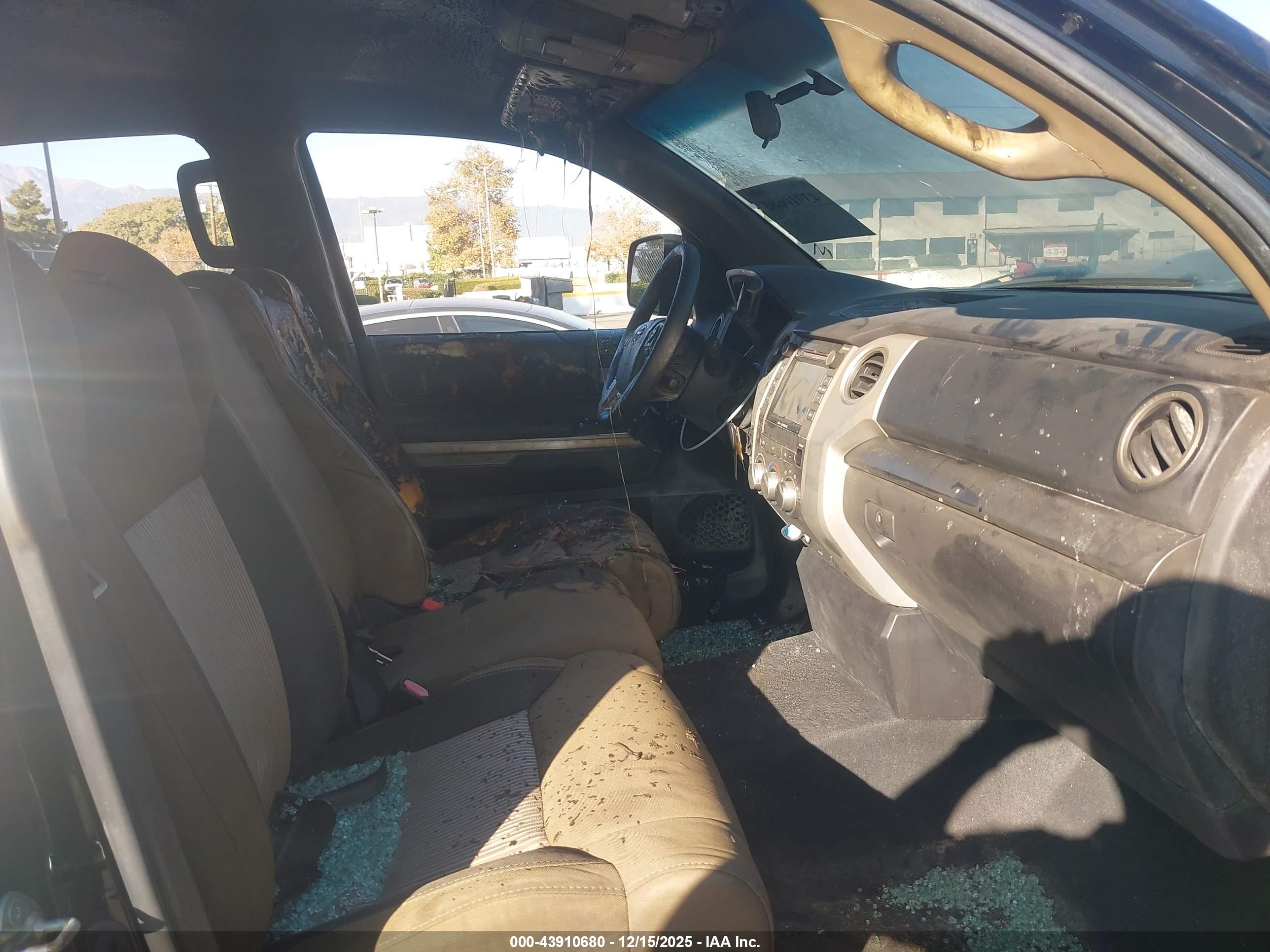 TOYOTA TUNDRA image 5