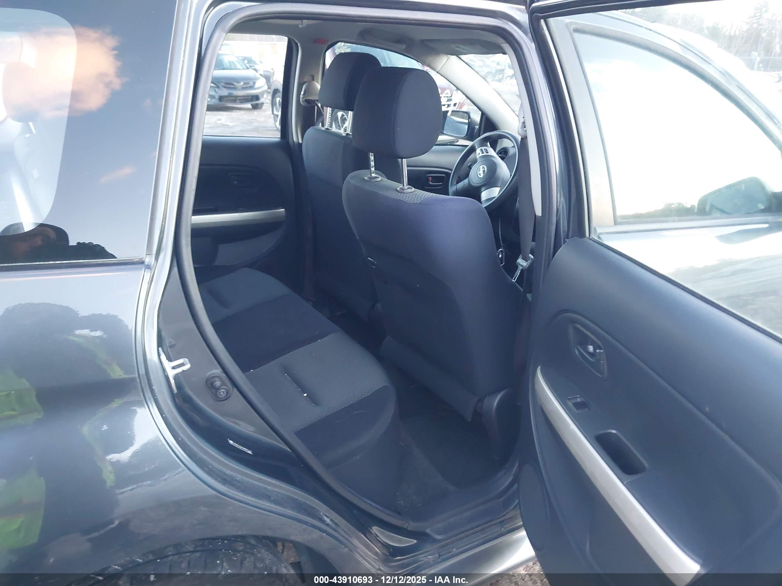 SCION XA image 8