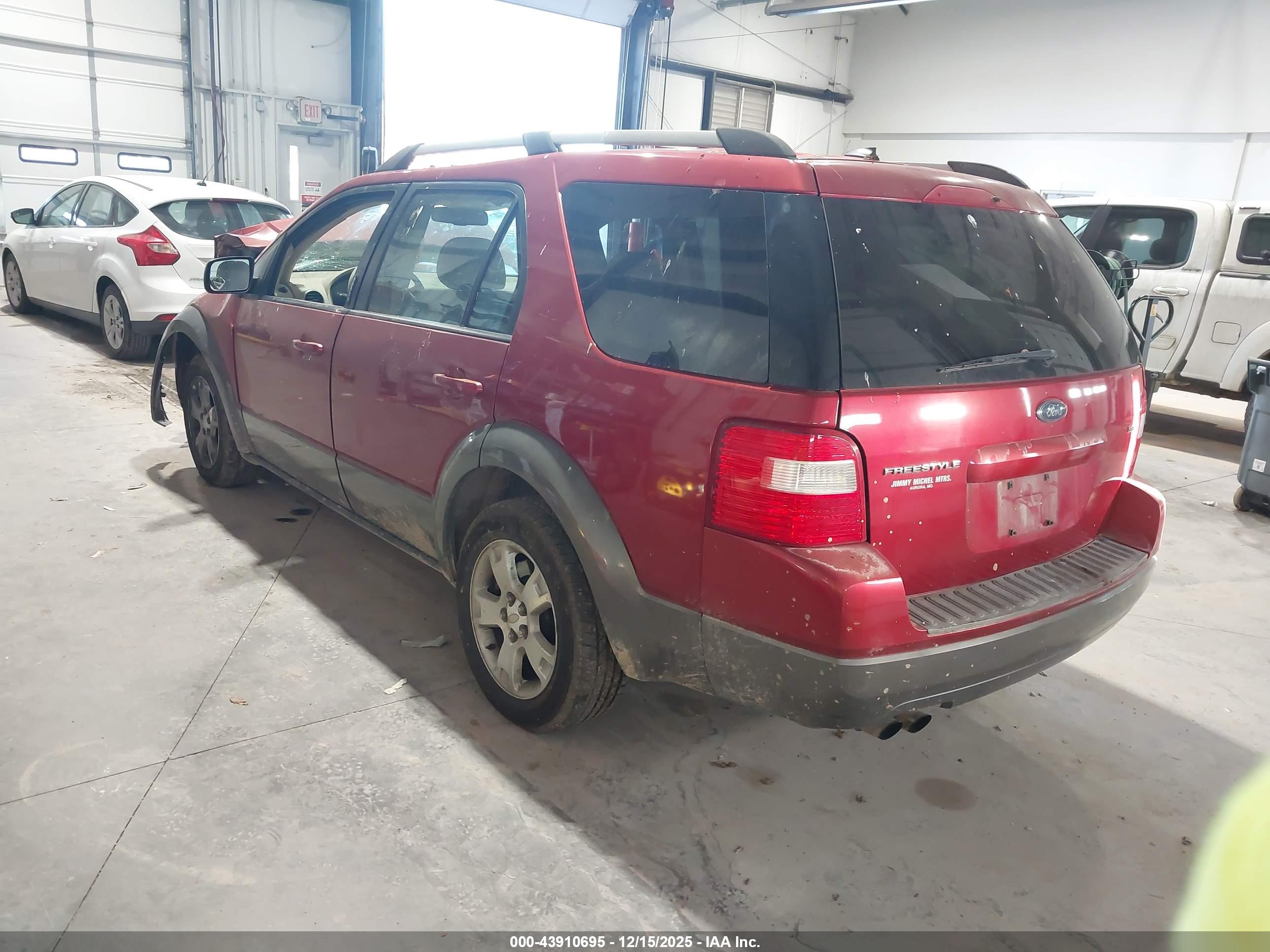 FORD FREESTYLE image 3