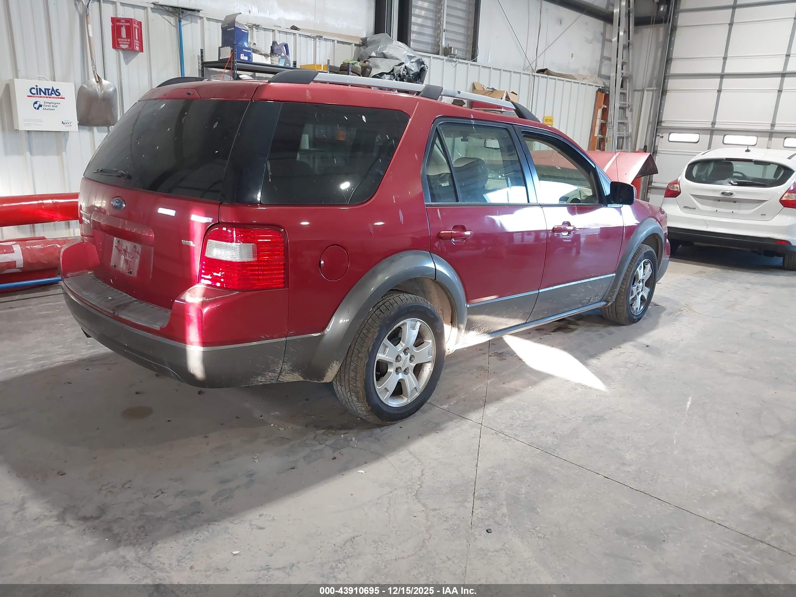 FORD FREESTYLE image 4