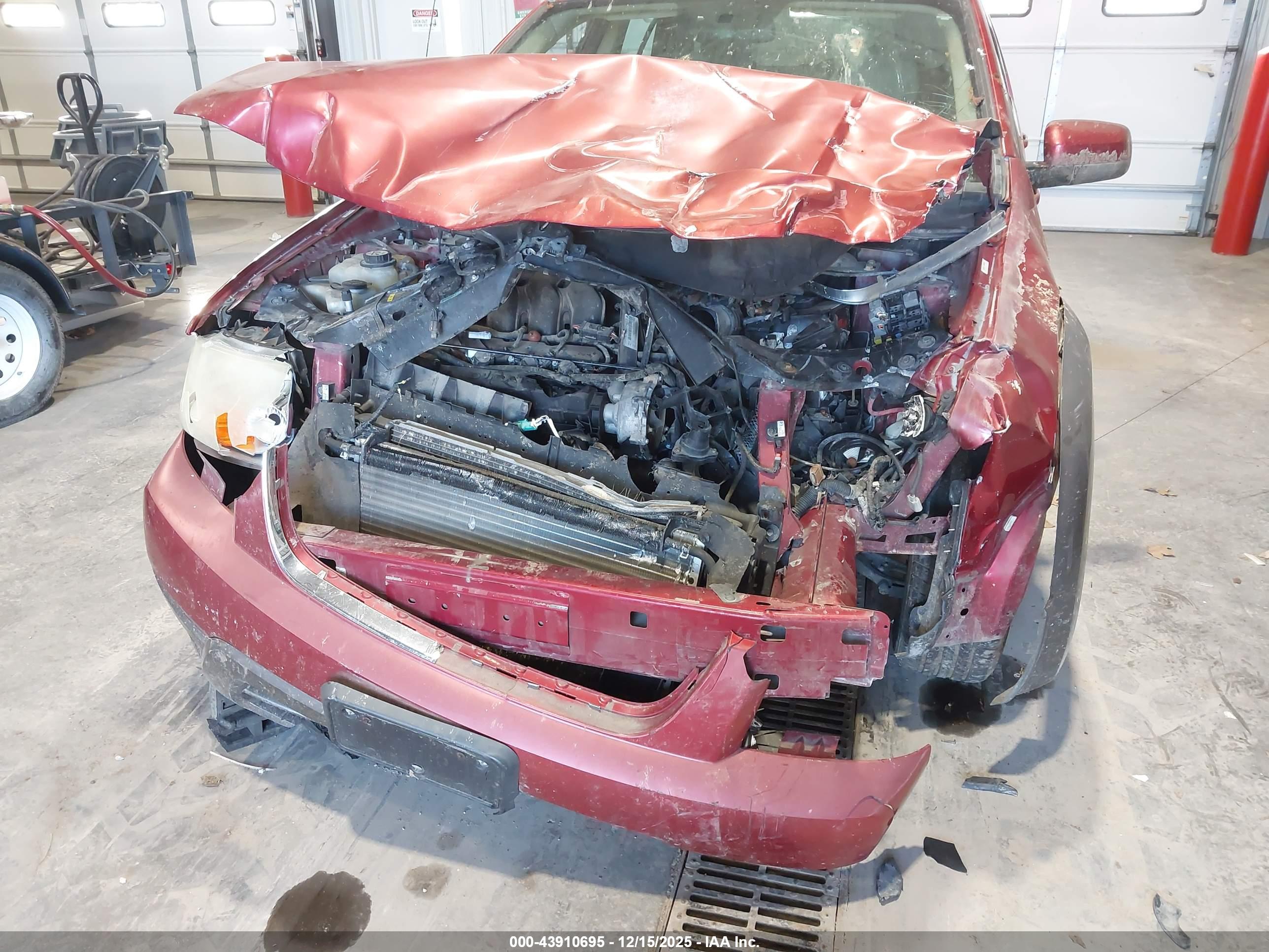 FORD FREESTYLE image 6