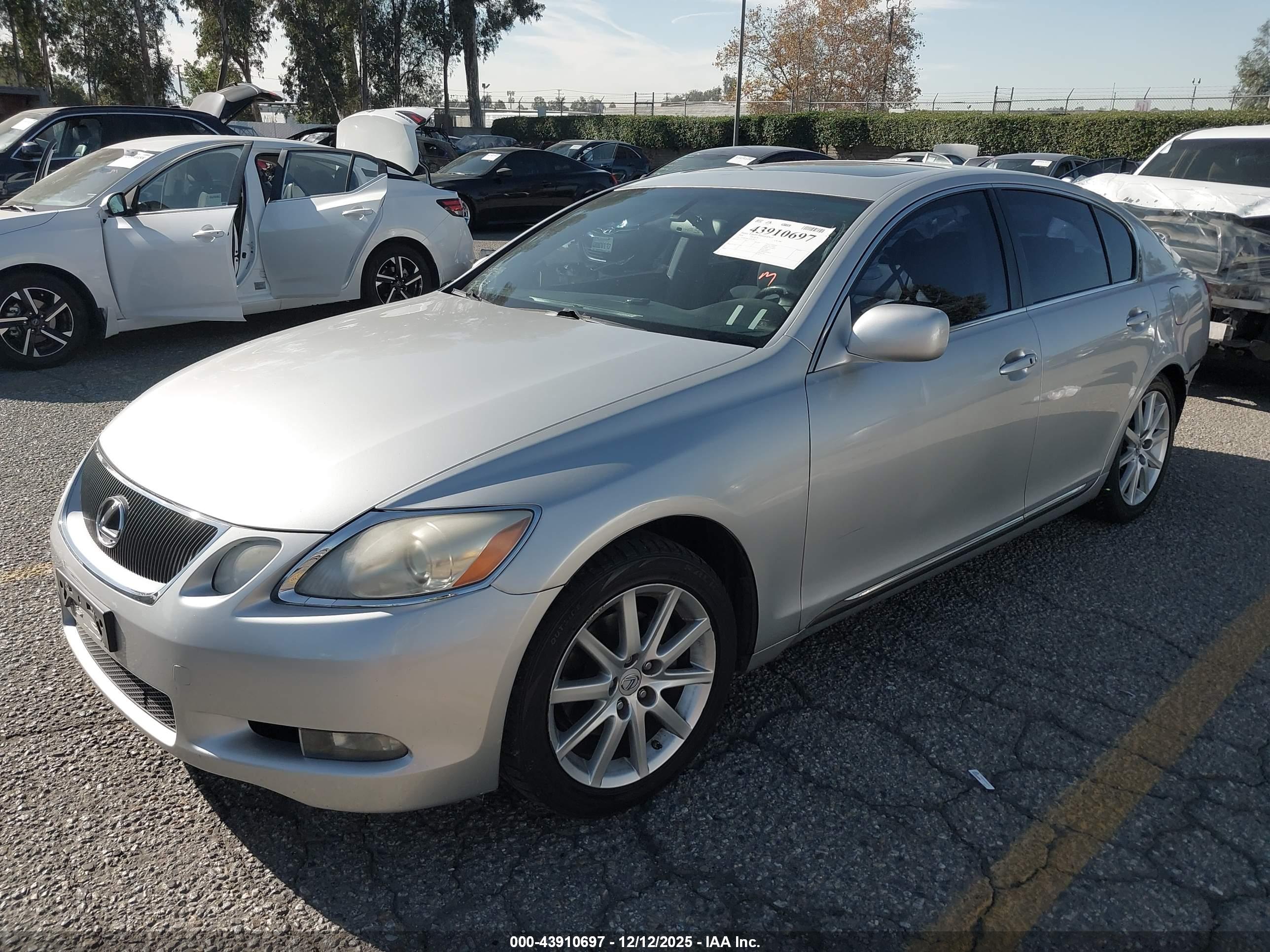 LEXUS GS image 2