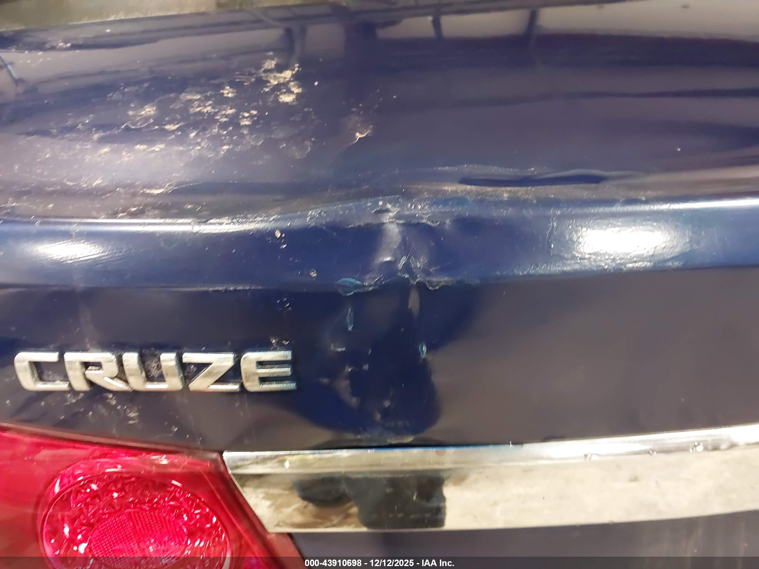 CHEVROLET CRUZE image 6