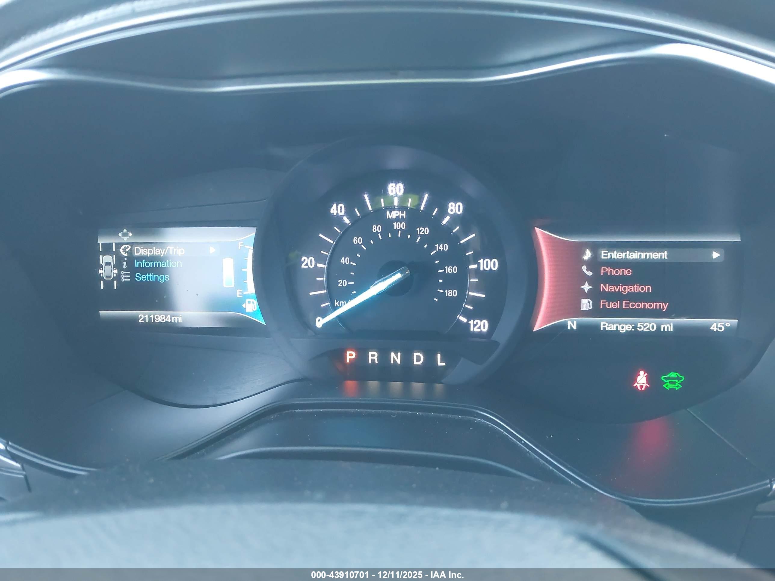 FORD FUSION image 7