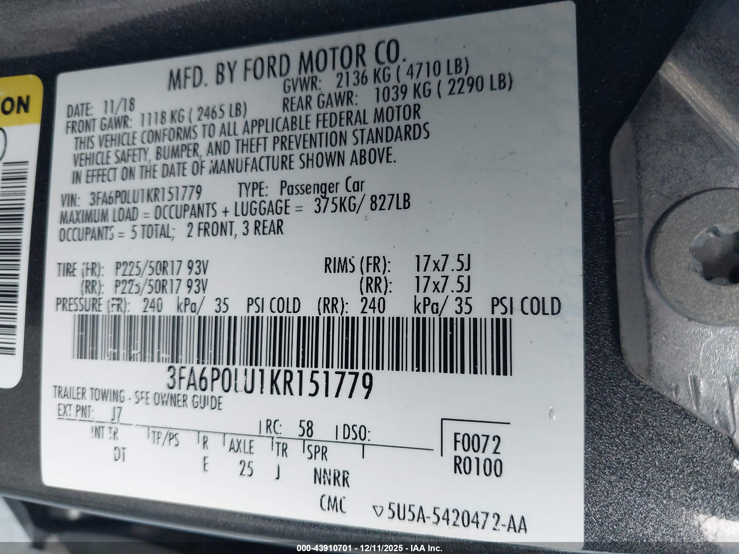 FORD FUSION image 9