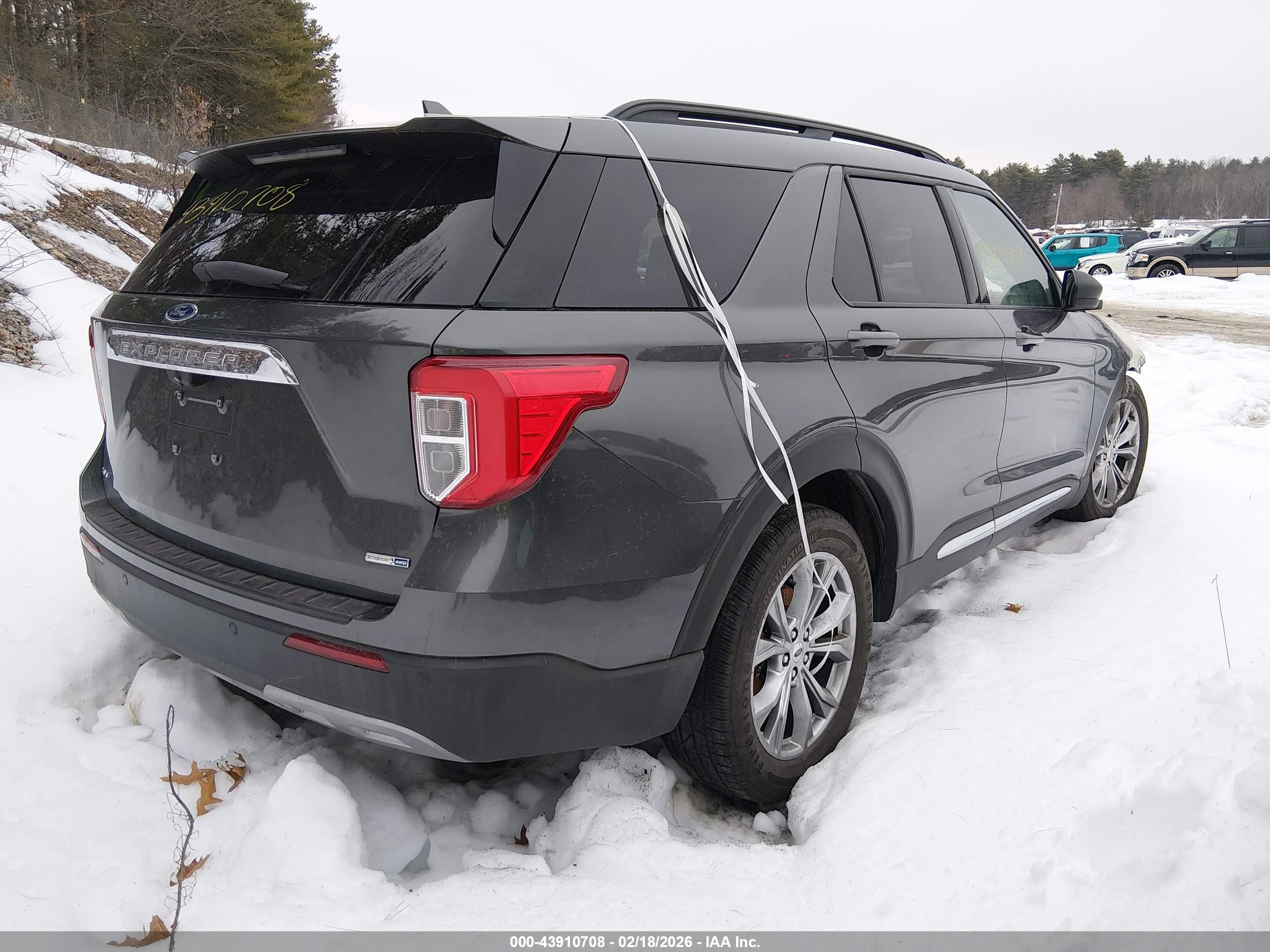 FORD EXPLORER image 4