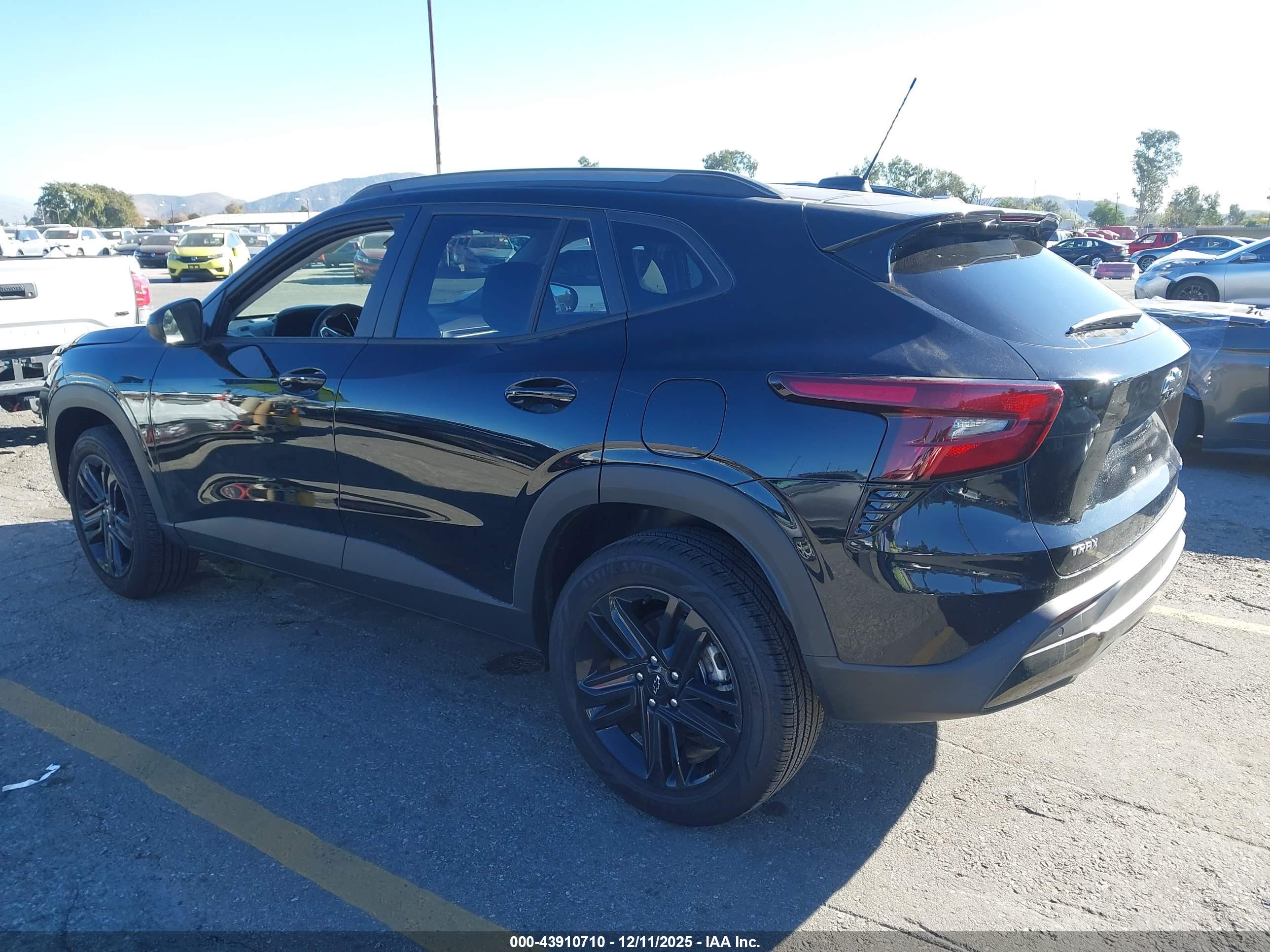 CHEVROLET TRAX image 3