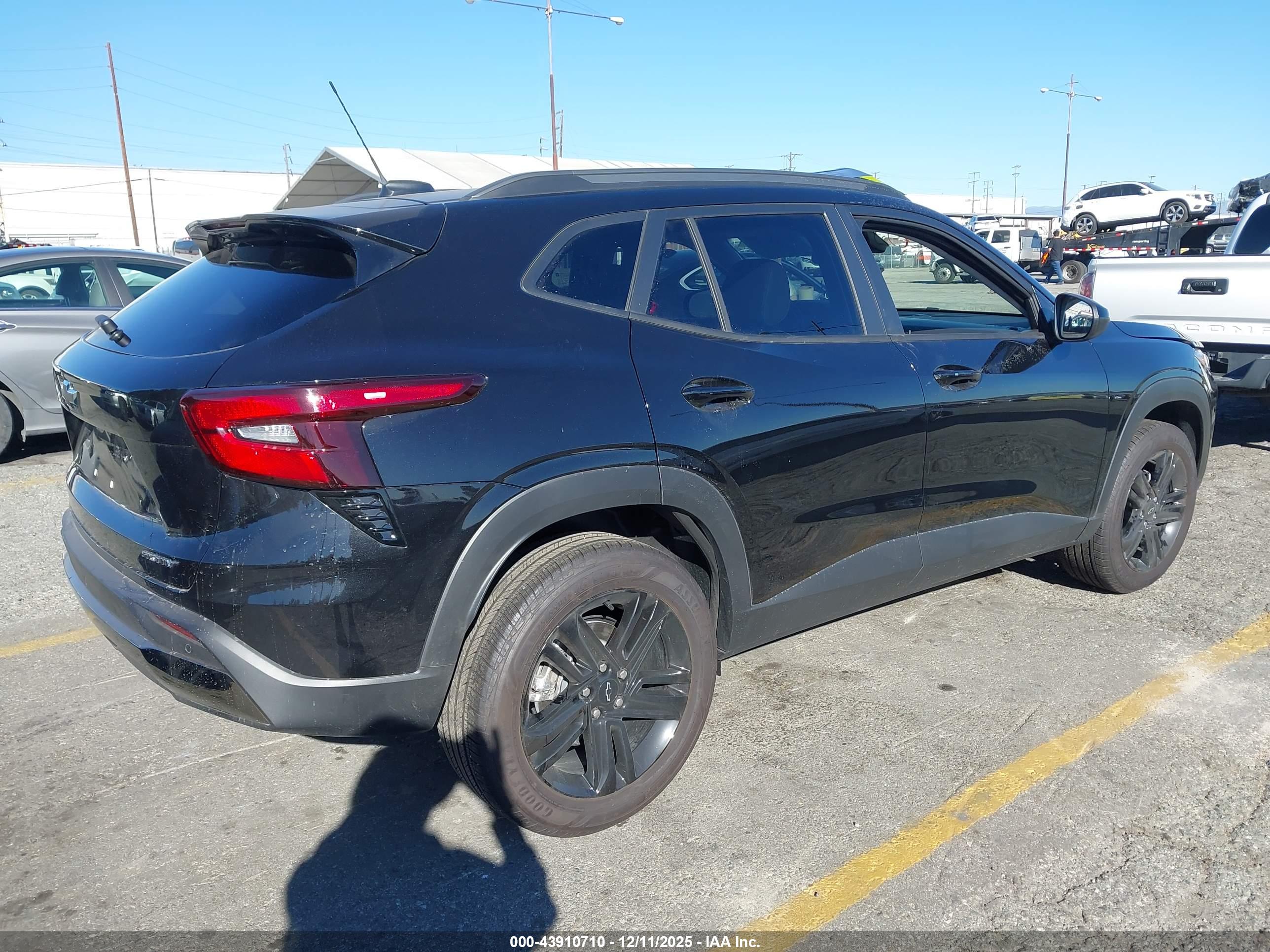 CHEVROLET TRAX image 4