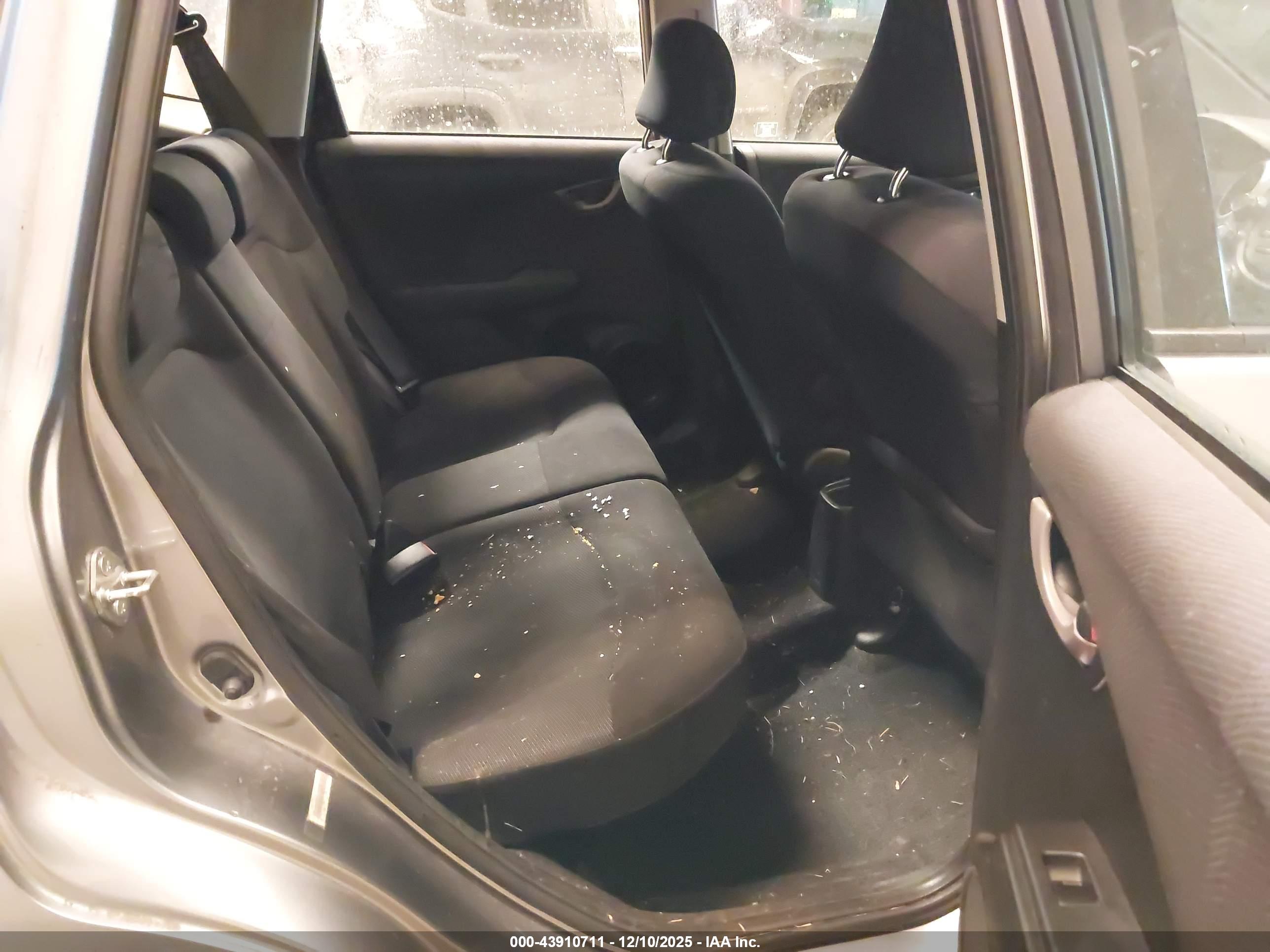 HONDA FIT image 8