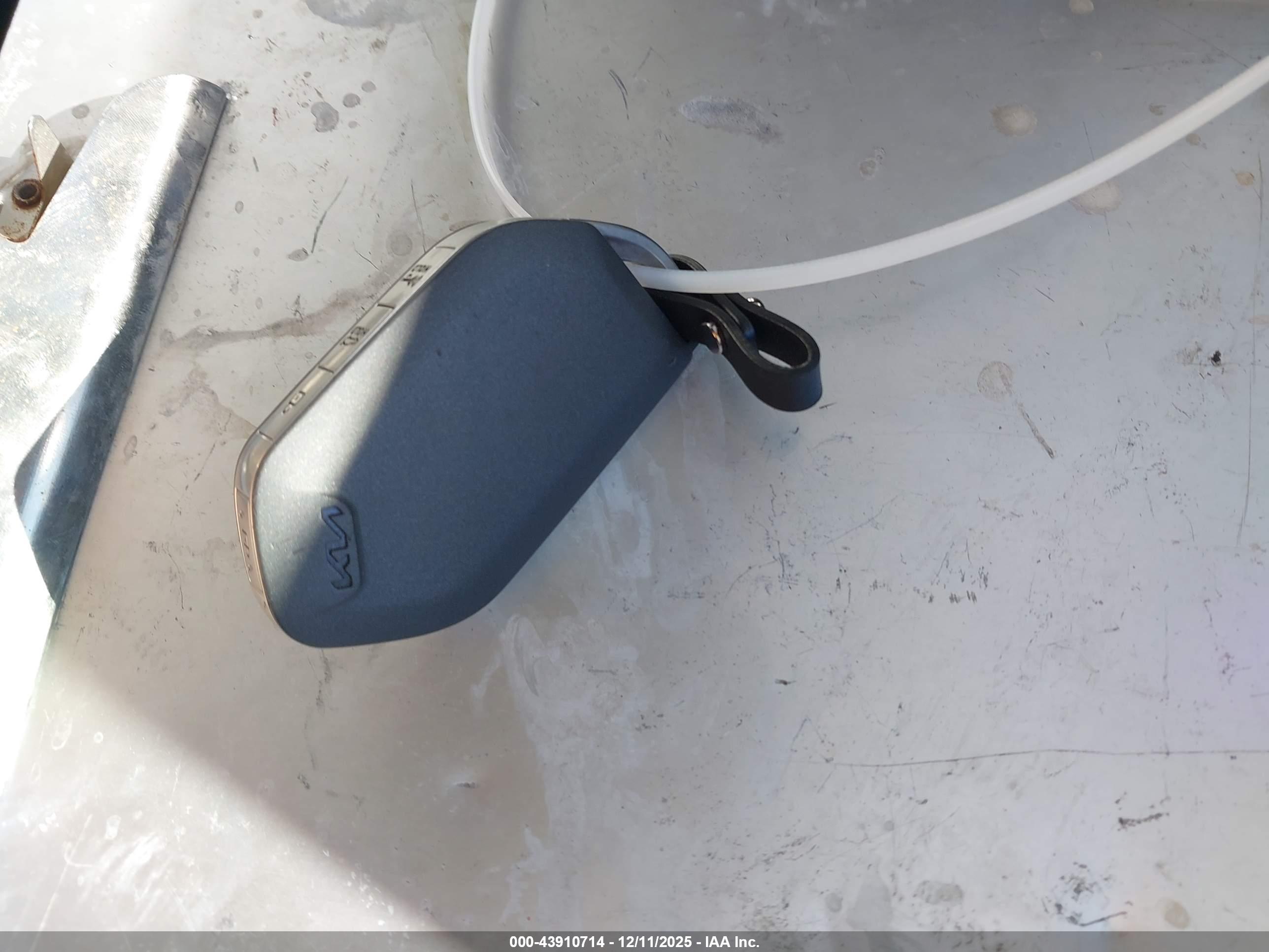KIA K4 image 11