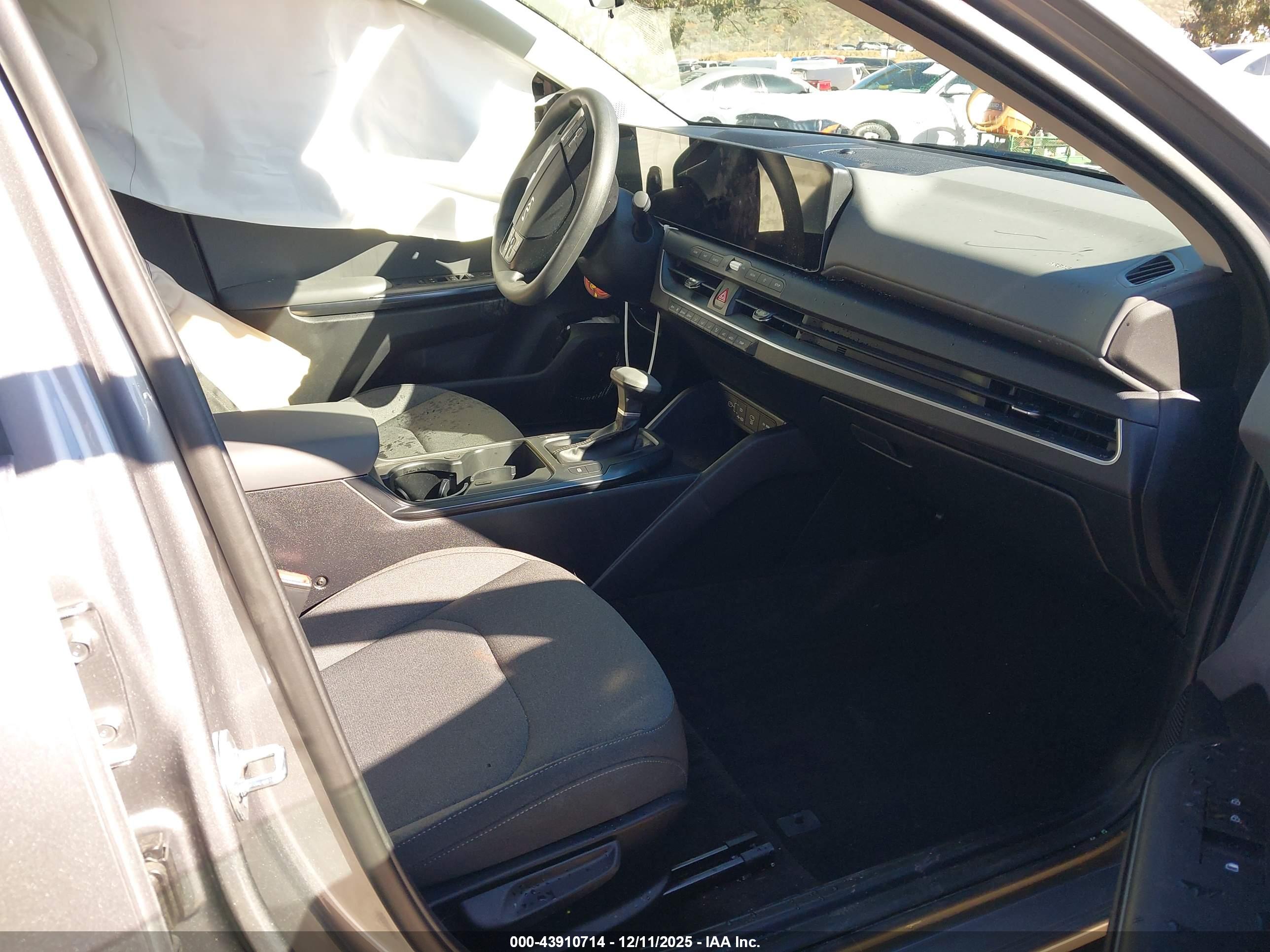 KIA K4 image 5