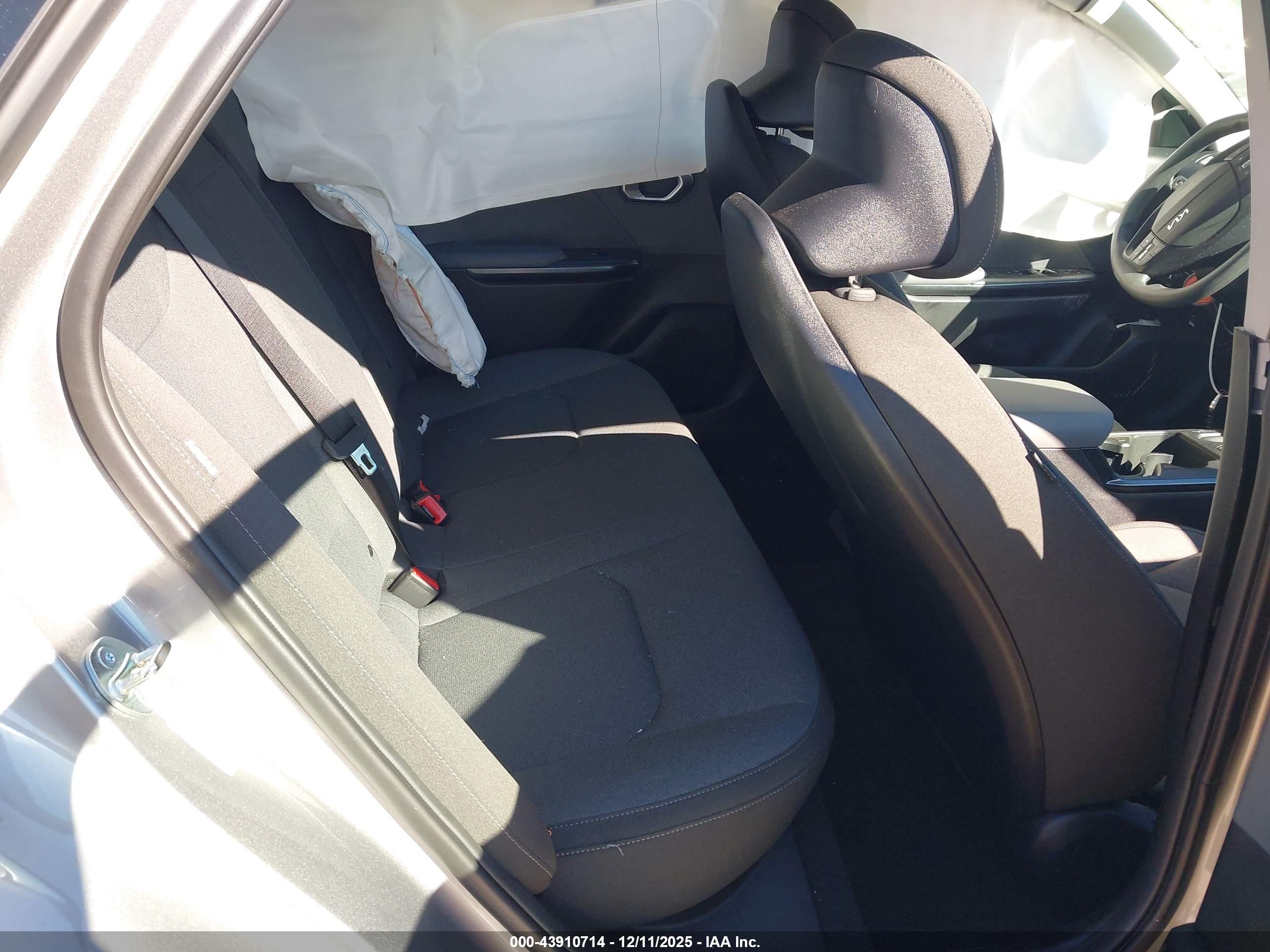 KIA K4 image 8