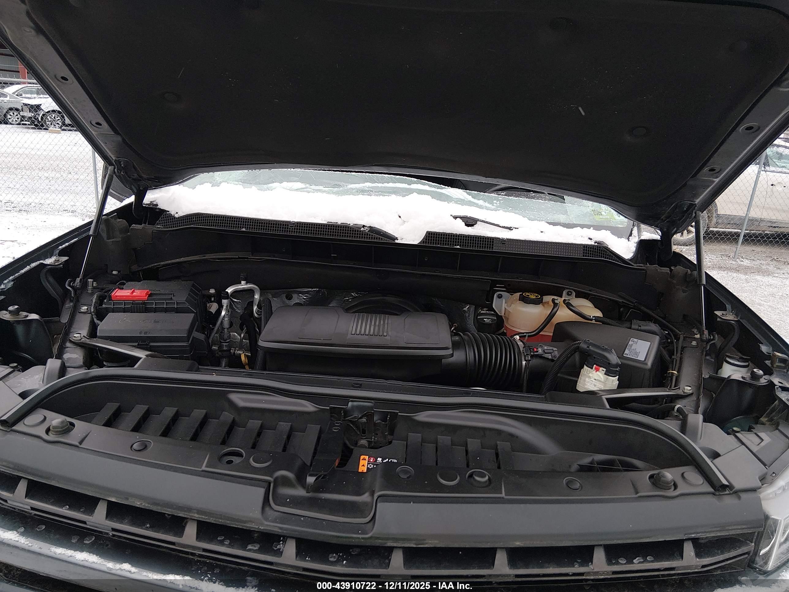 CHEVROLET SILVERADO image 10