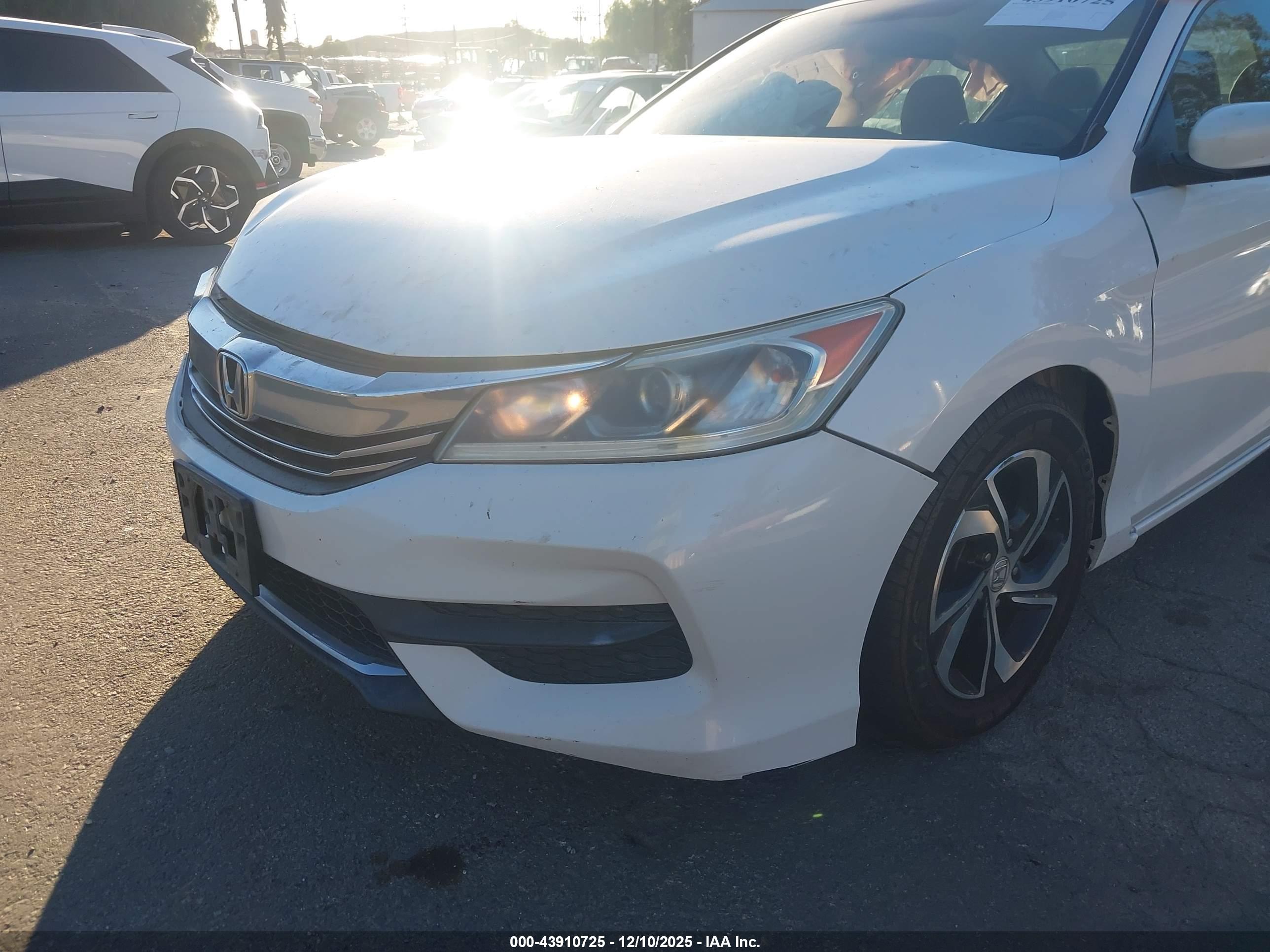 HONDA ACCORD image 6
