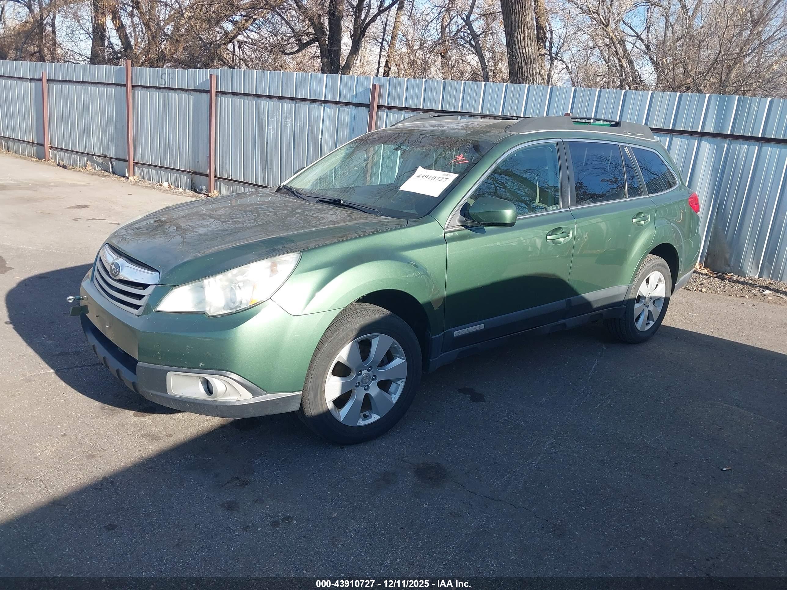 SUBARU OUTBACK image 2
