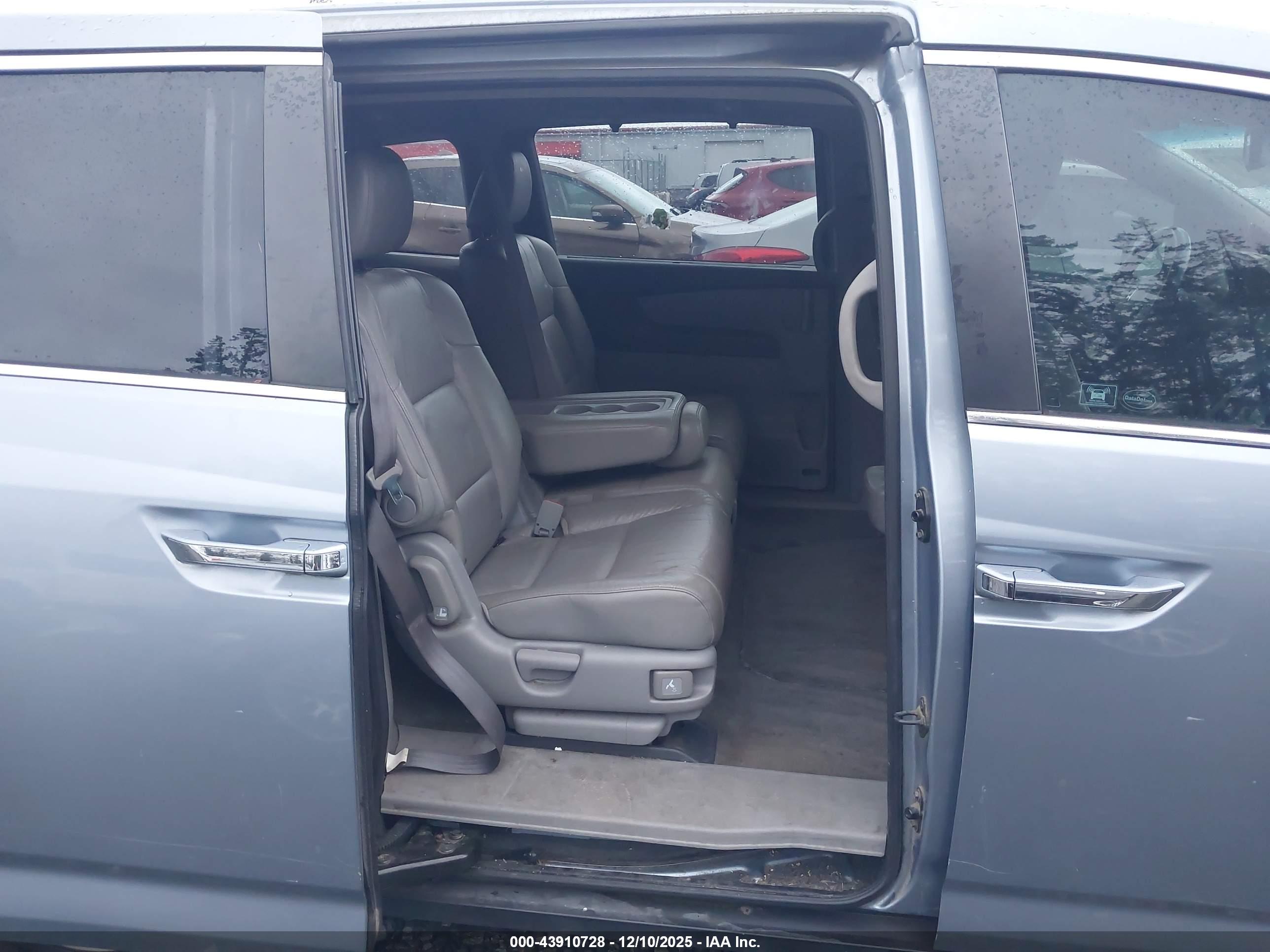 HONDA ODYSSEY image 8
