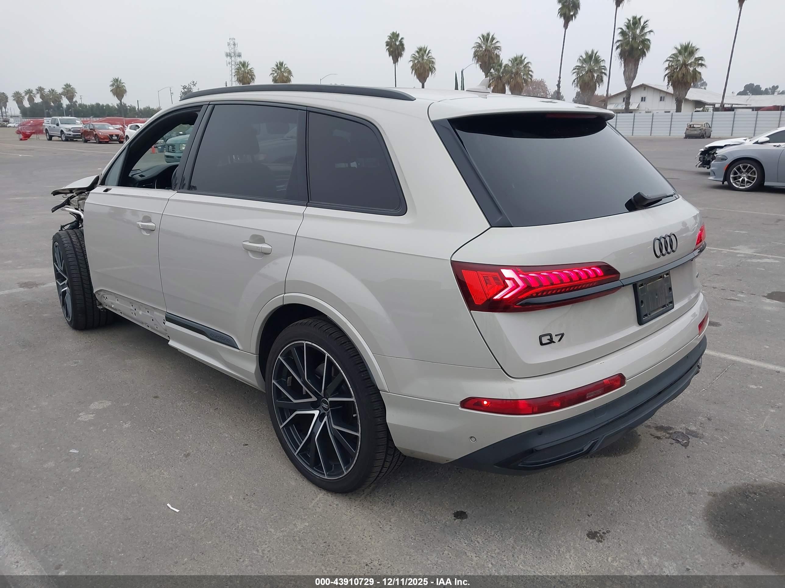 AUDI Q7 image 3