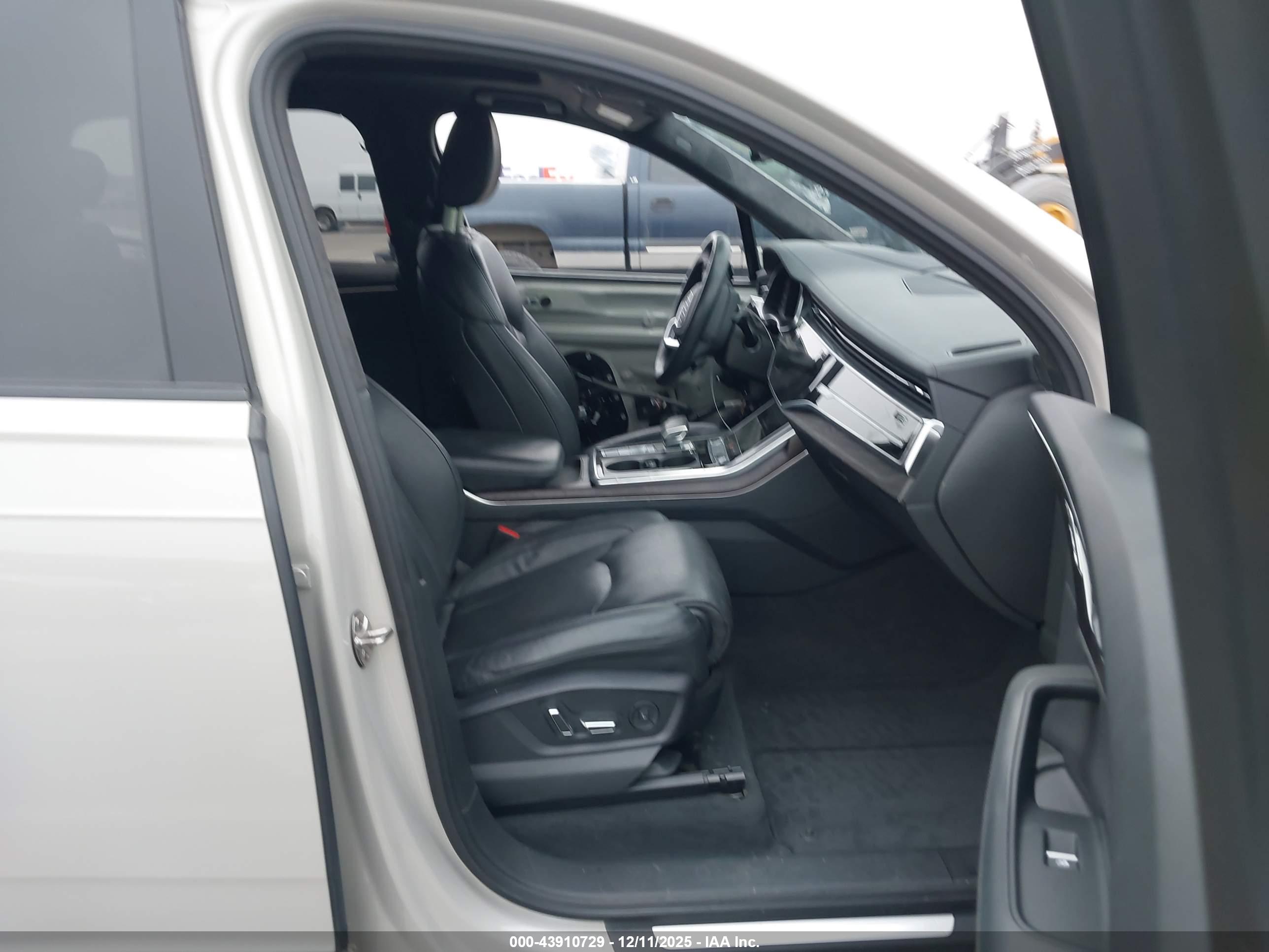 AUDI Q7 image 5