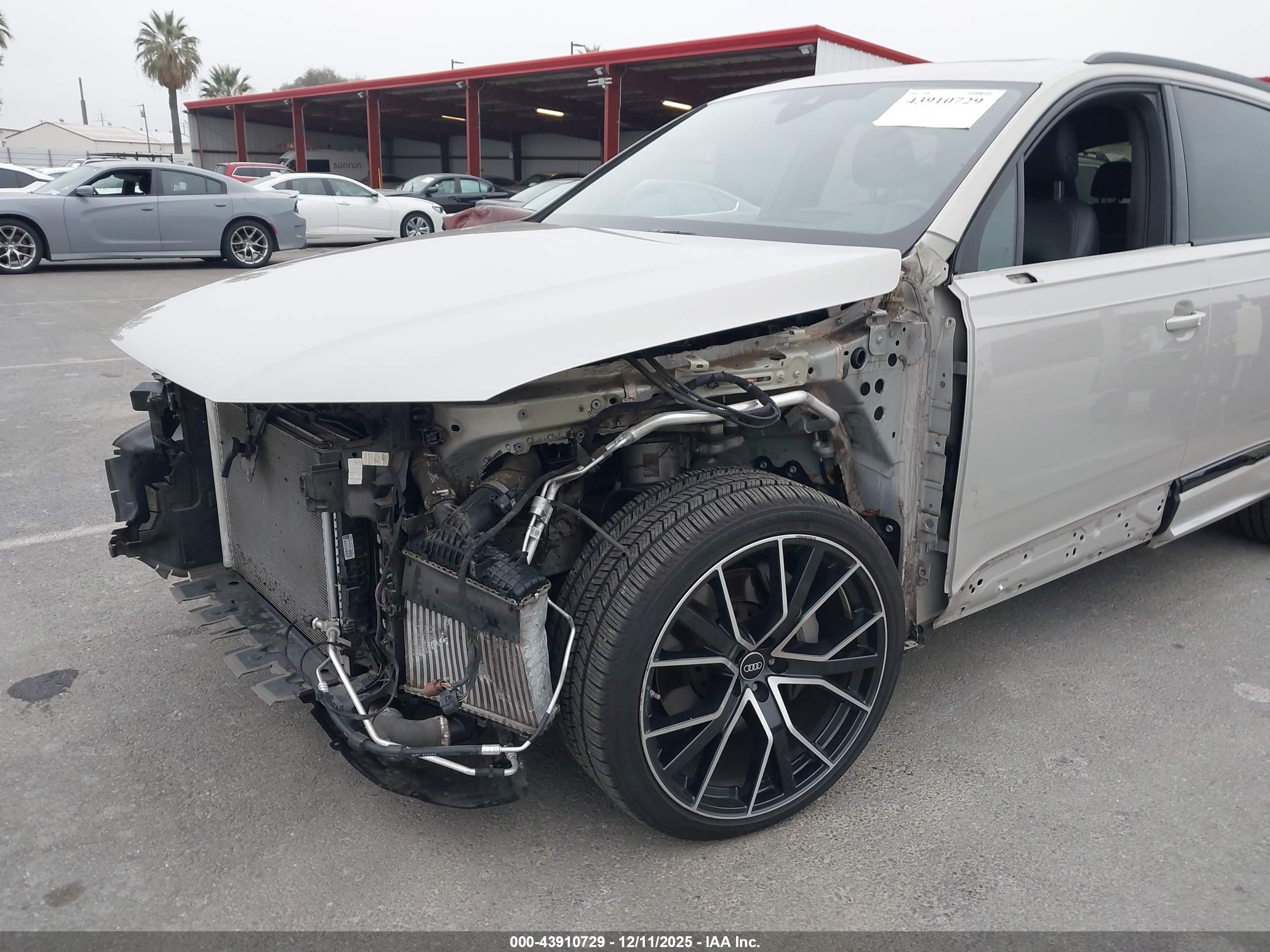 AUDI Q7 image 6