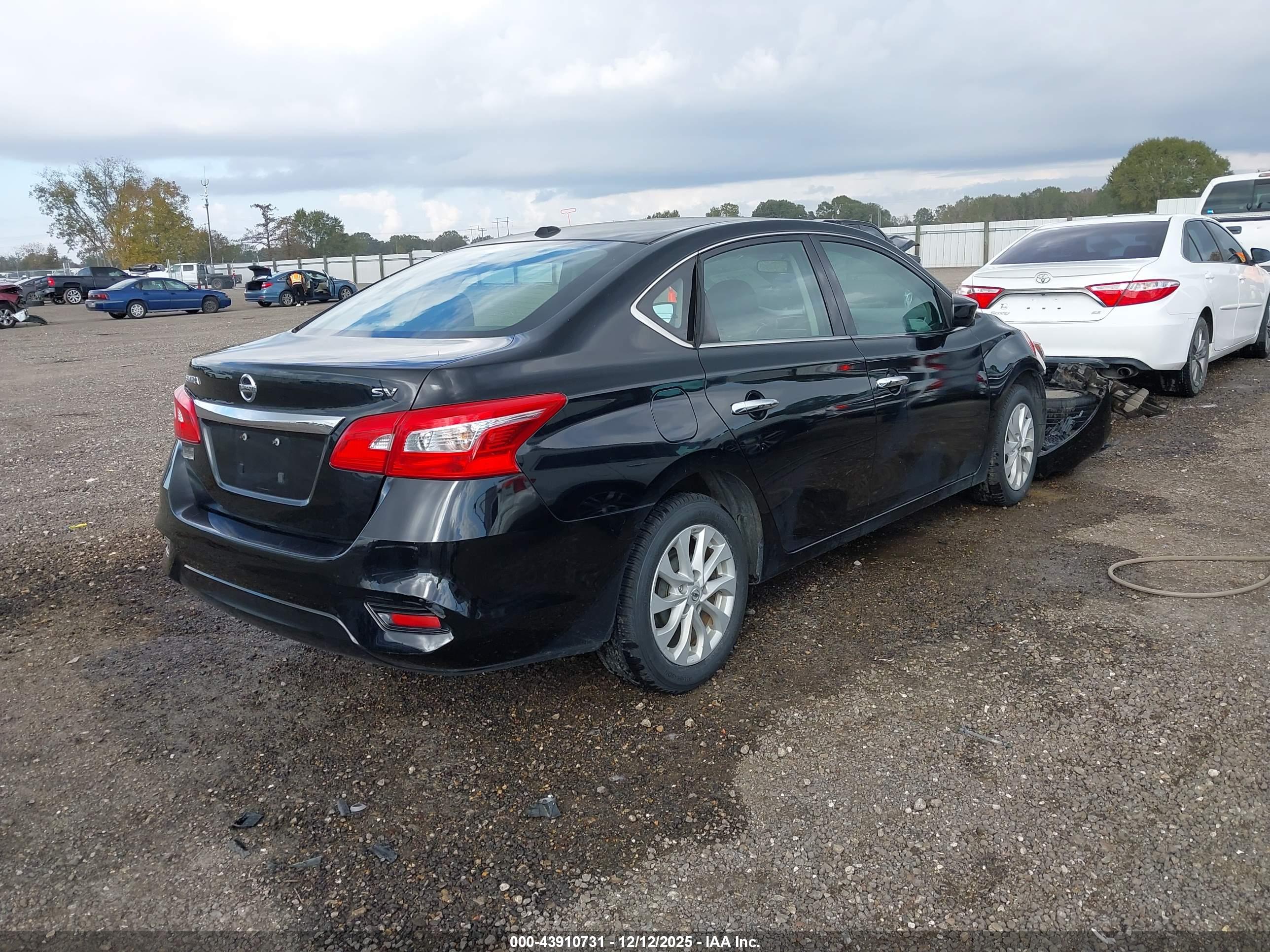 NISSAN SENTRA image 4