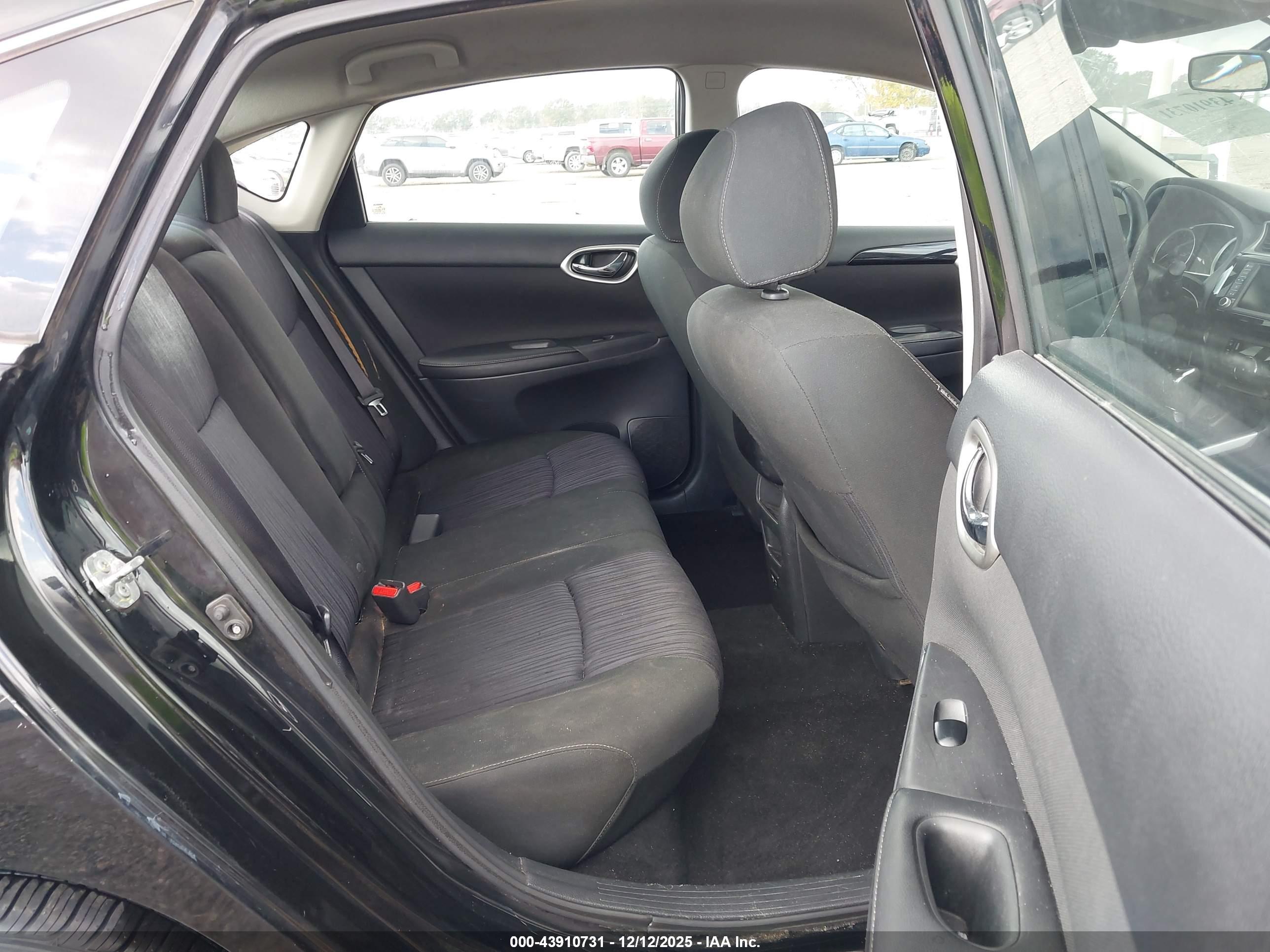 NISSAN SENTRA image 8