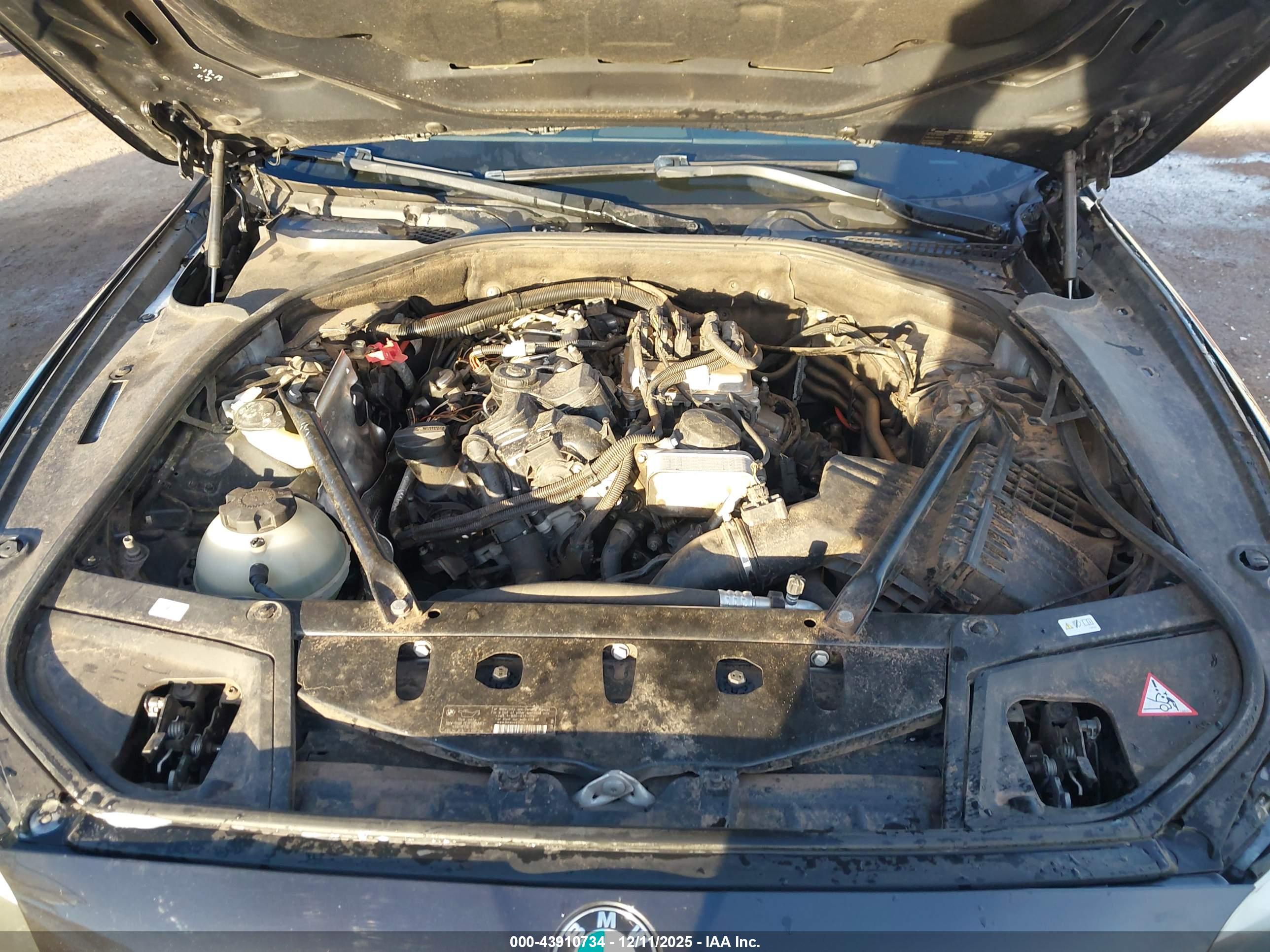 BMW 528I image 10