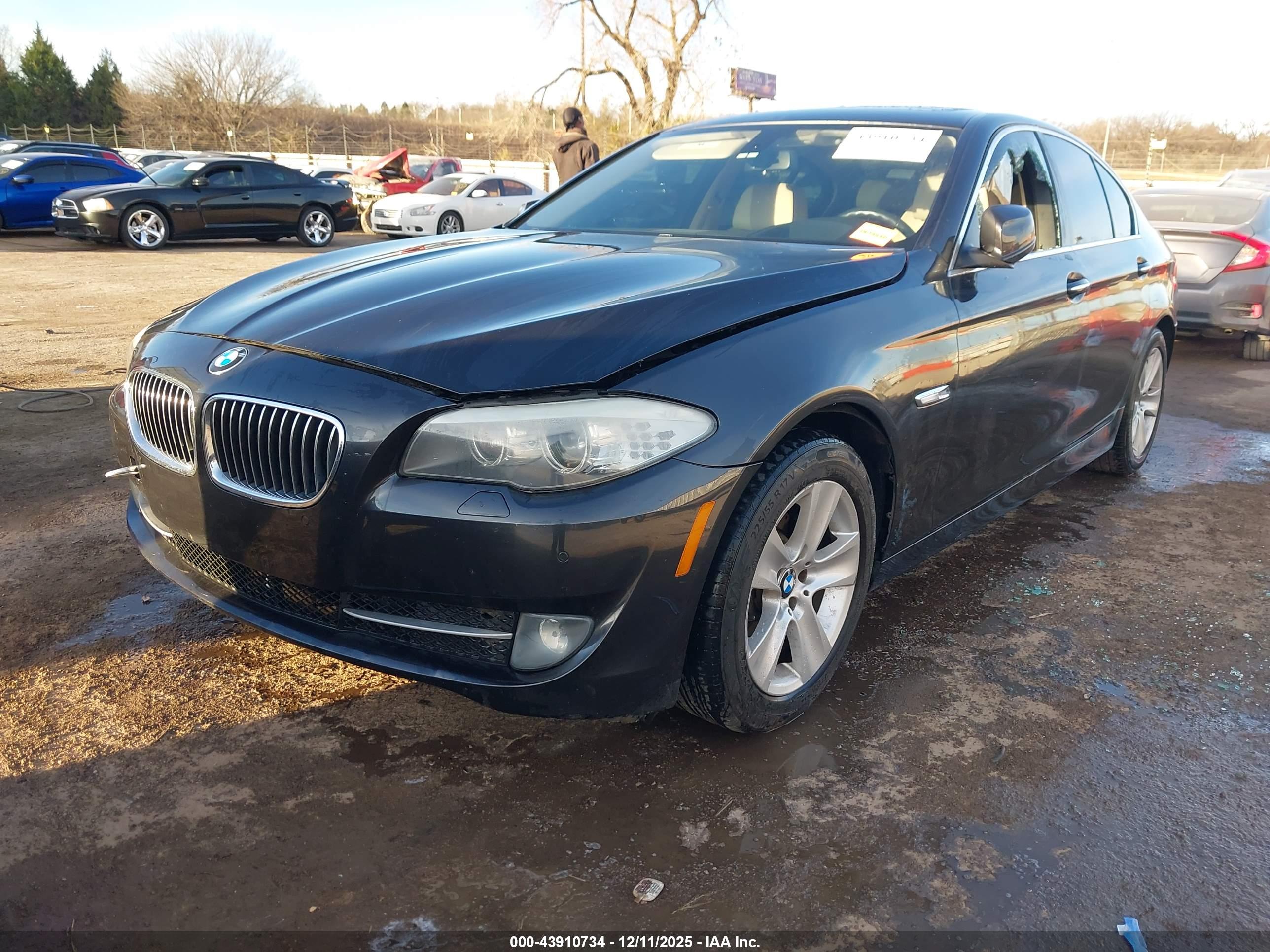 BMW 528I image 2