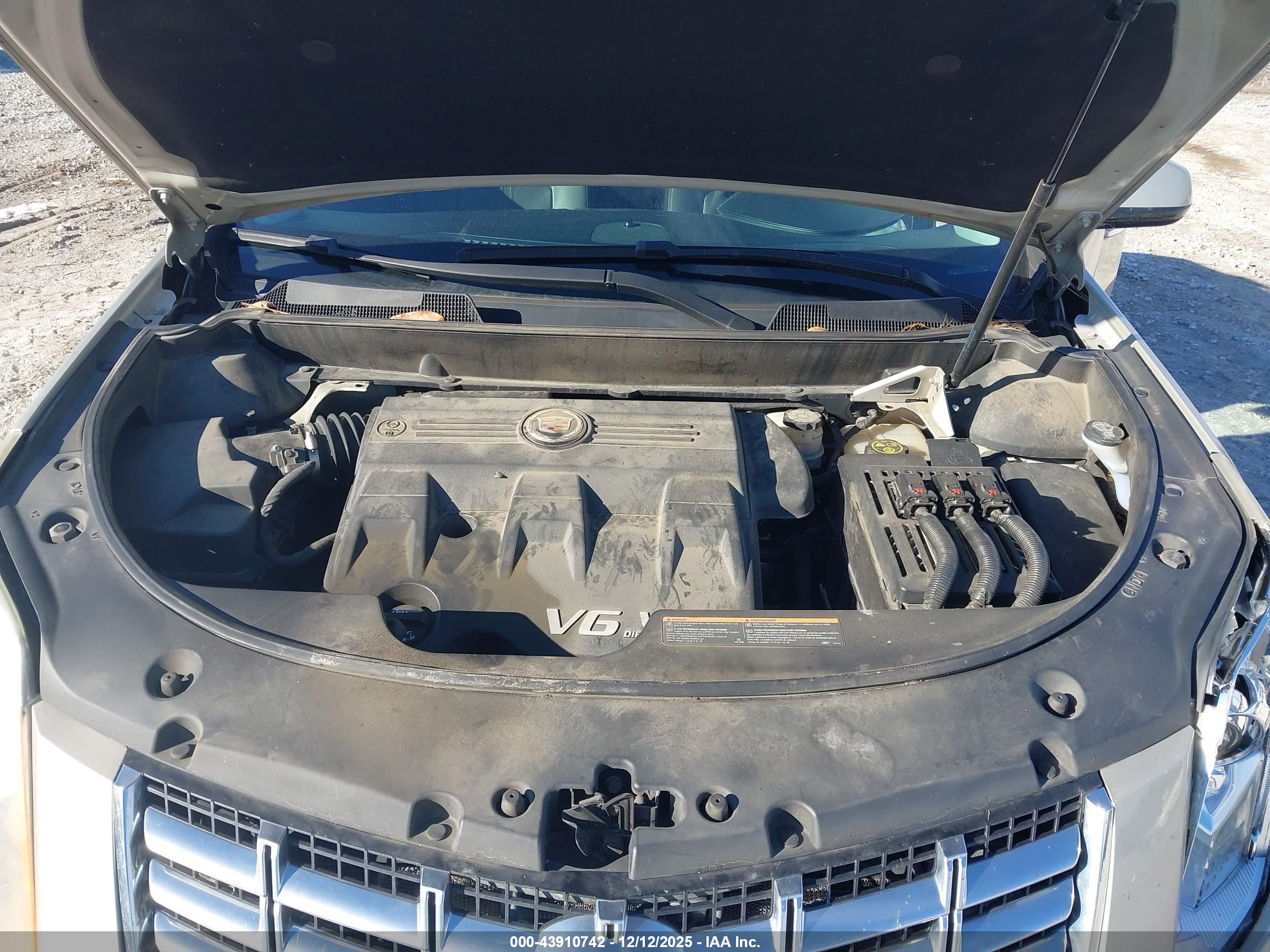 CADILLAC SRX image 10