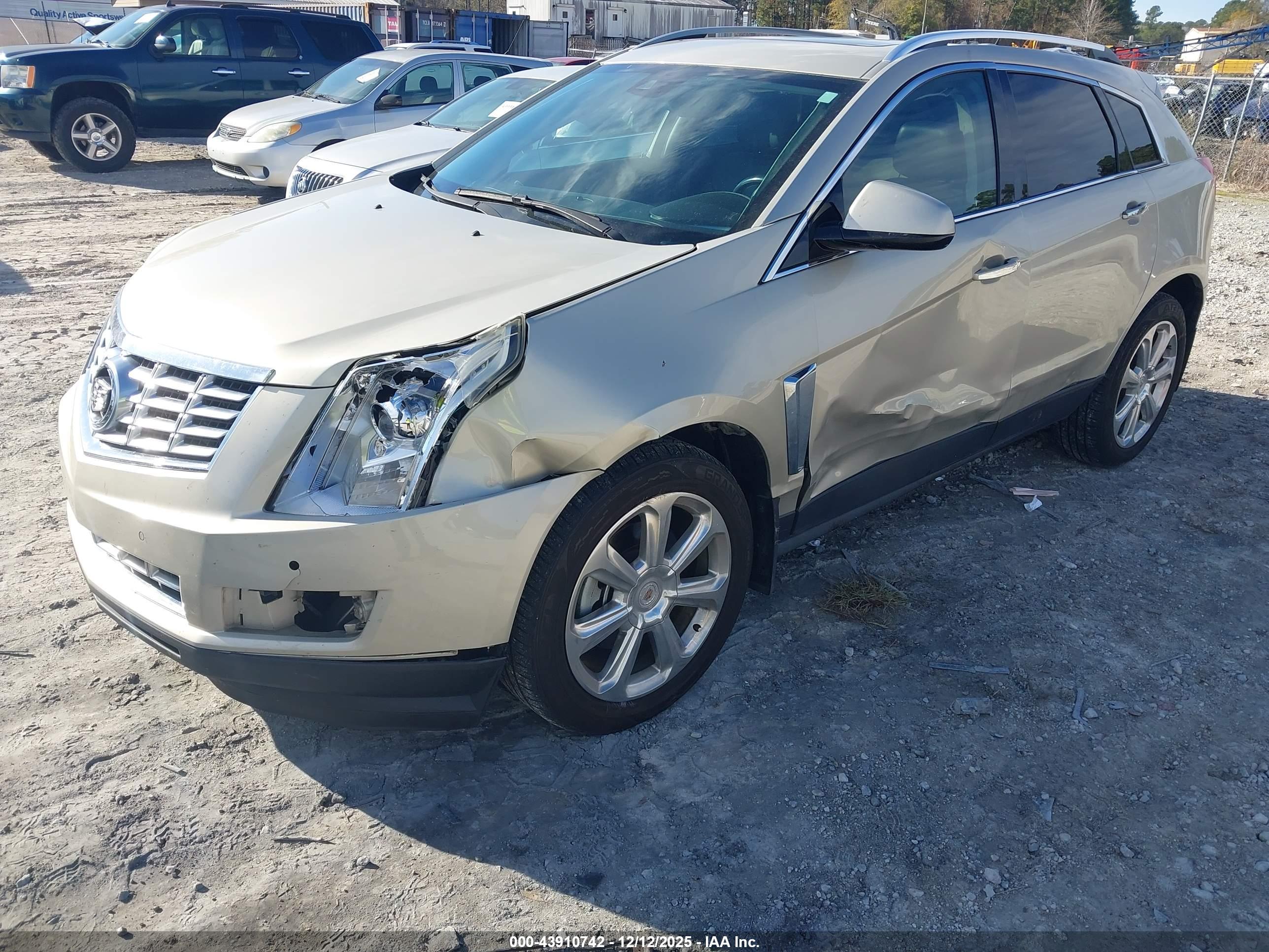 CADILLAC SRX image 6