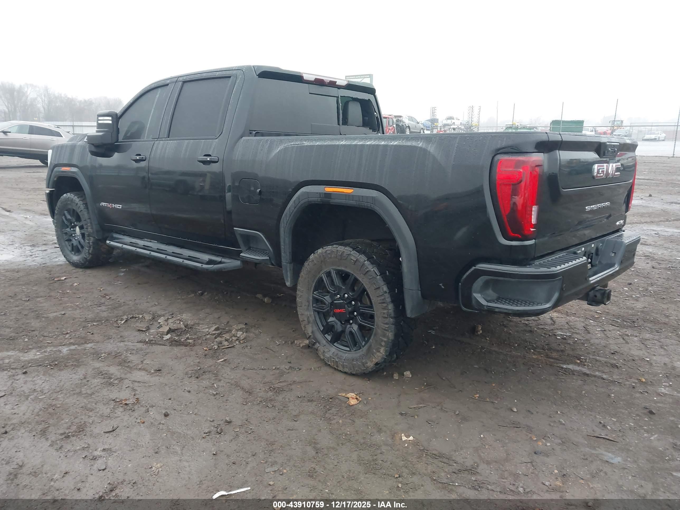 GMC SIERRA image 3